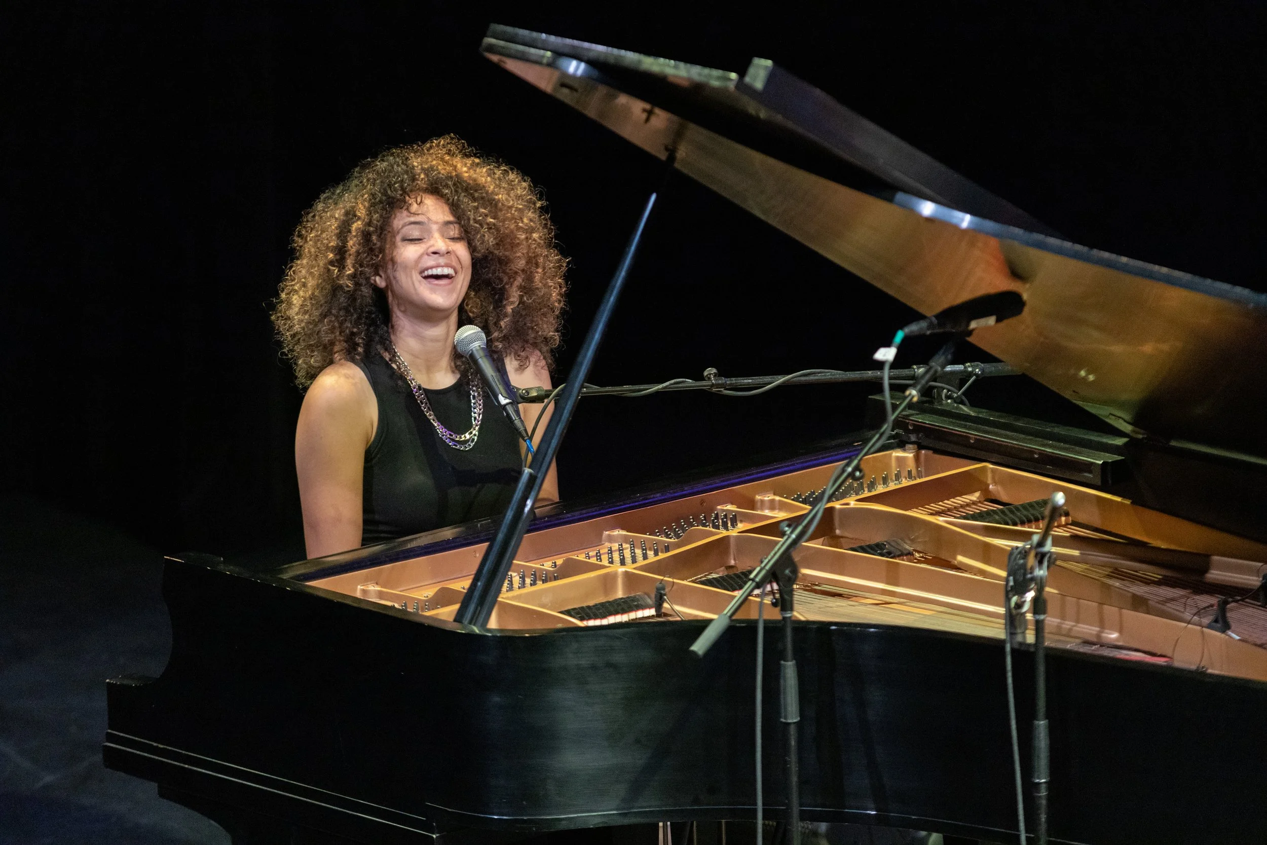 Kandace Springs-2-8.jpg