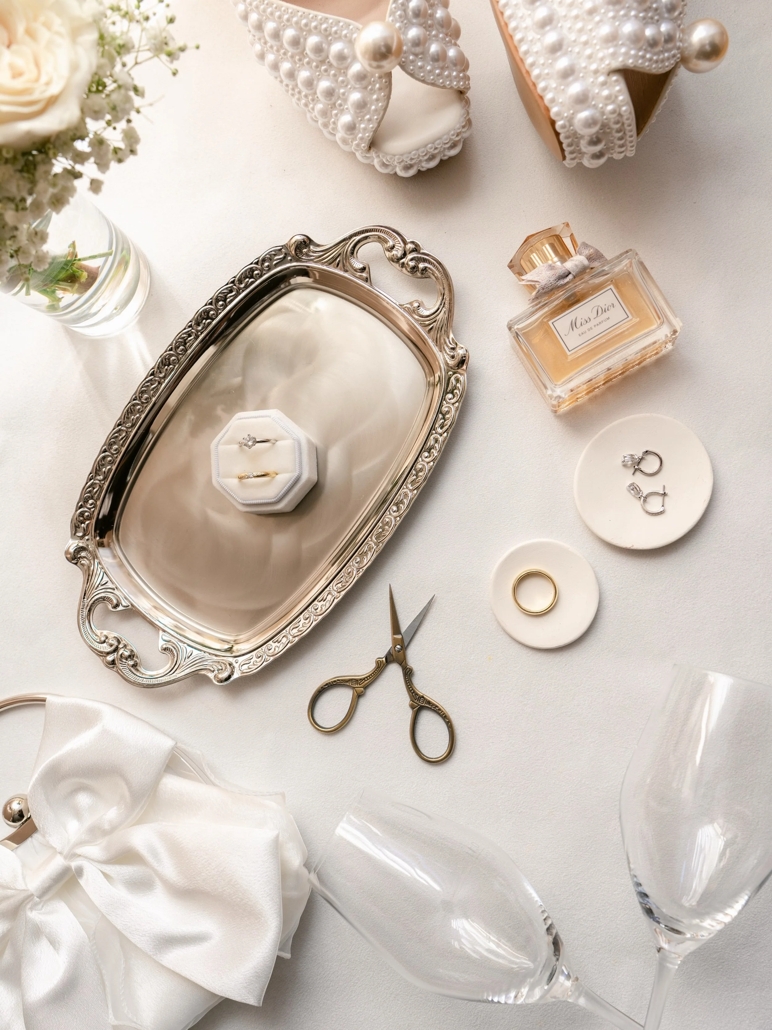 You spent months (perhaps even years) planning every aspect of your wedding day. From stationery made with hand‑crafted paper to carefully chosen cufflinks &mdash; every detail tells a part of your story.

Often my couples ask me: &ldquo;J&eacute;r&e