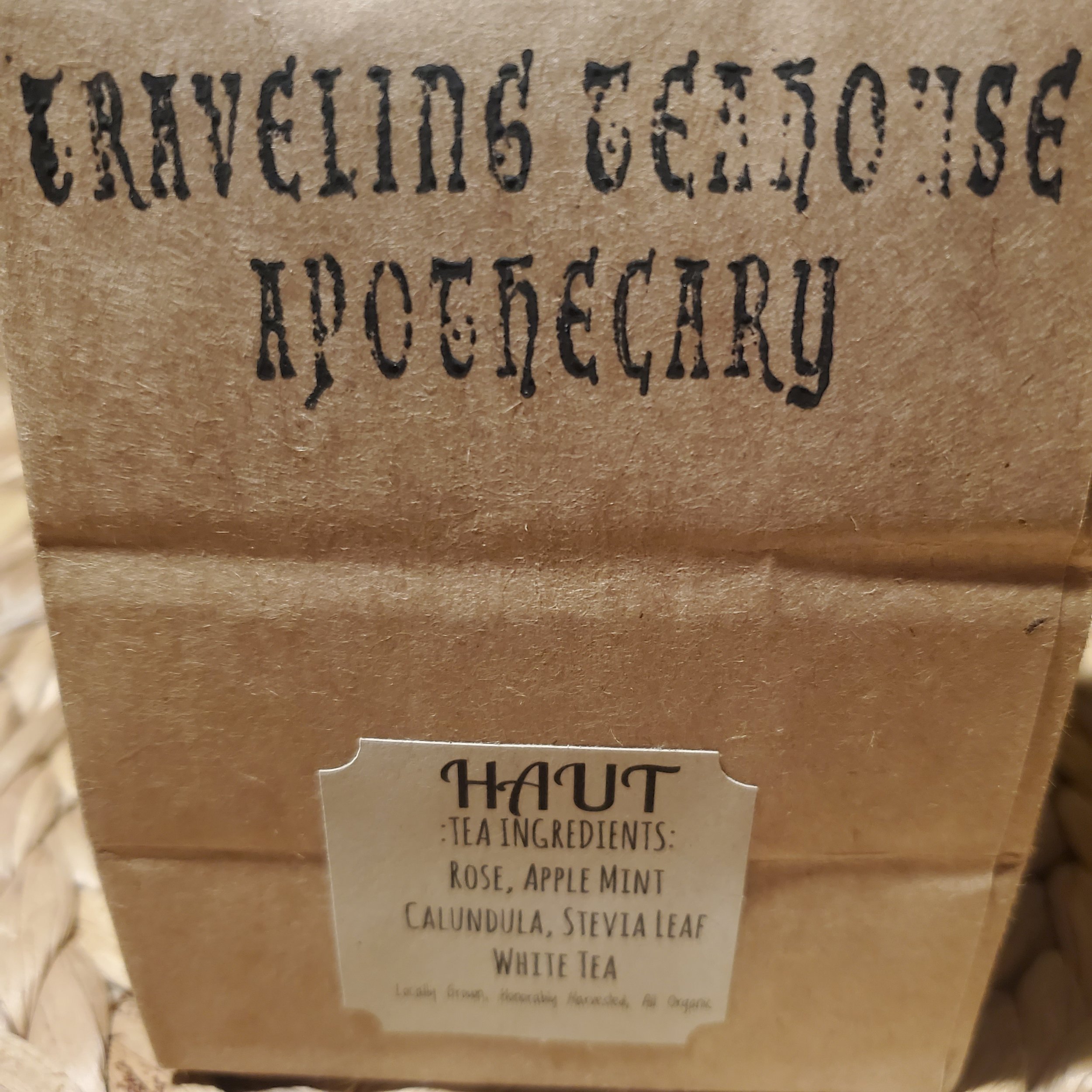 hauttea3.jpg