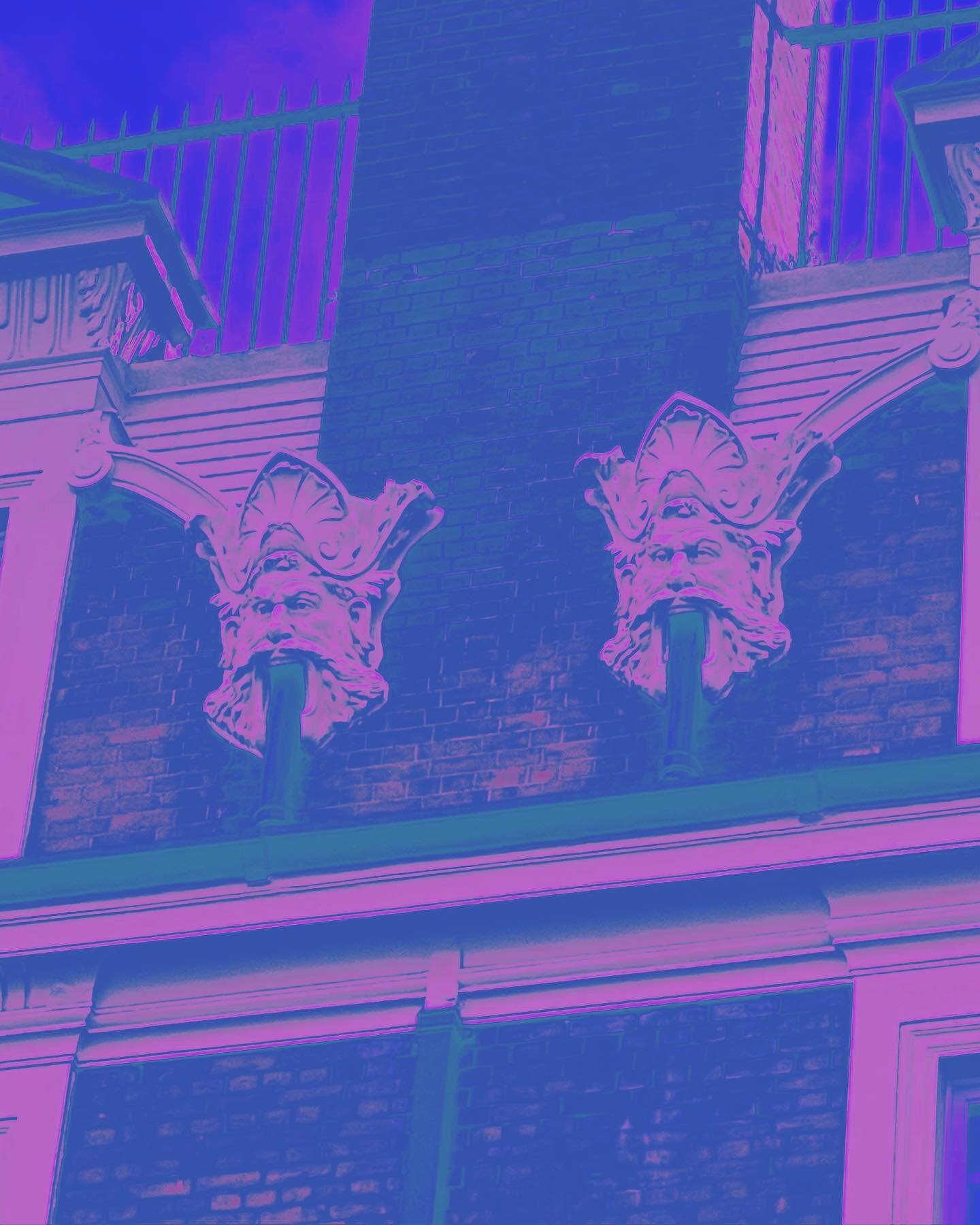Happy #pride 🌈✨

Spotted these building ornaments on my way back from Soho in #Marylebone 👀 

#covidstrolls