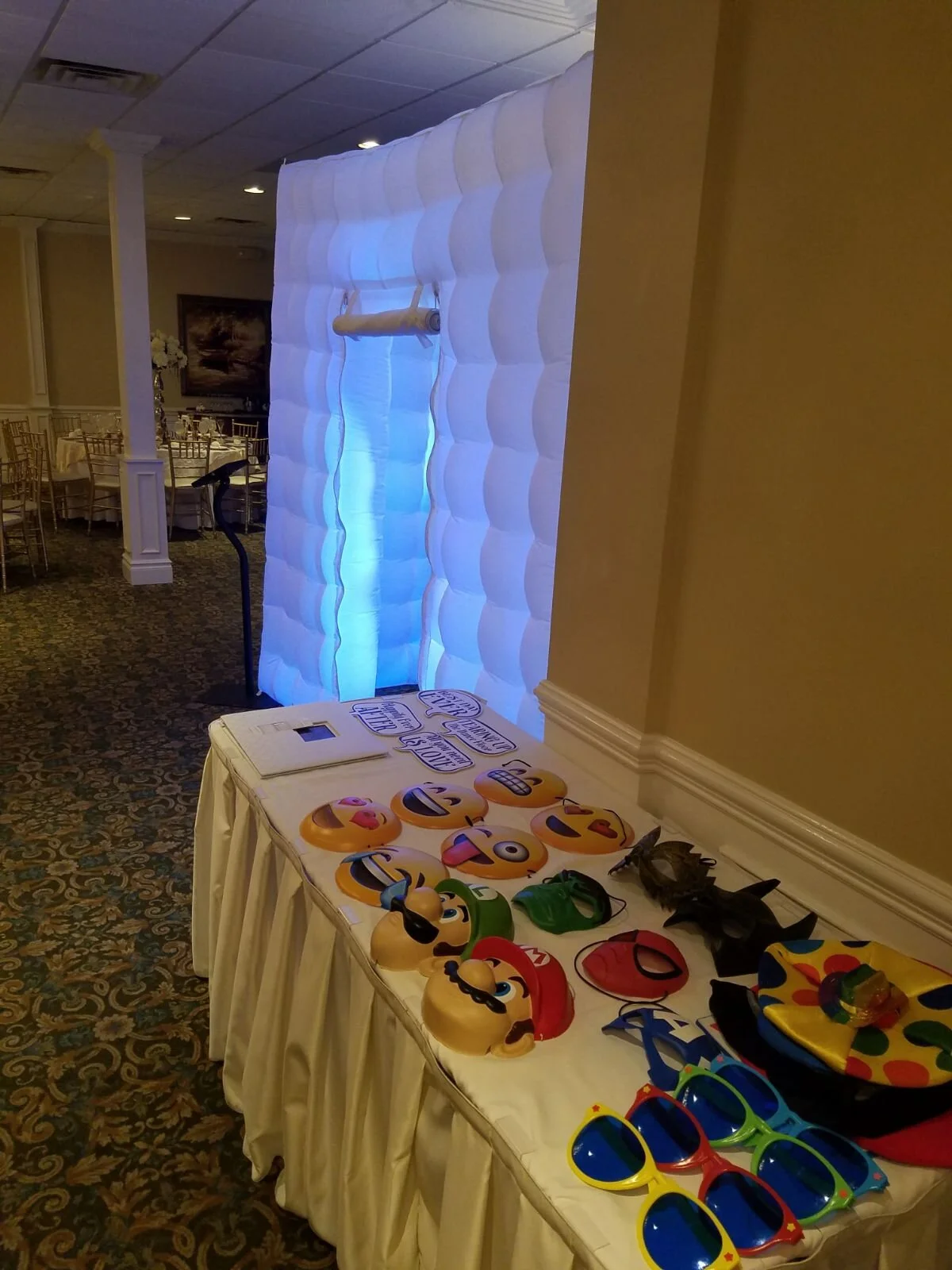 Inflatable_Photobooth_Props.jpg