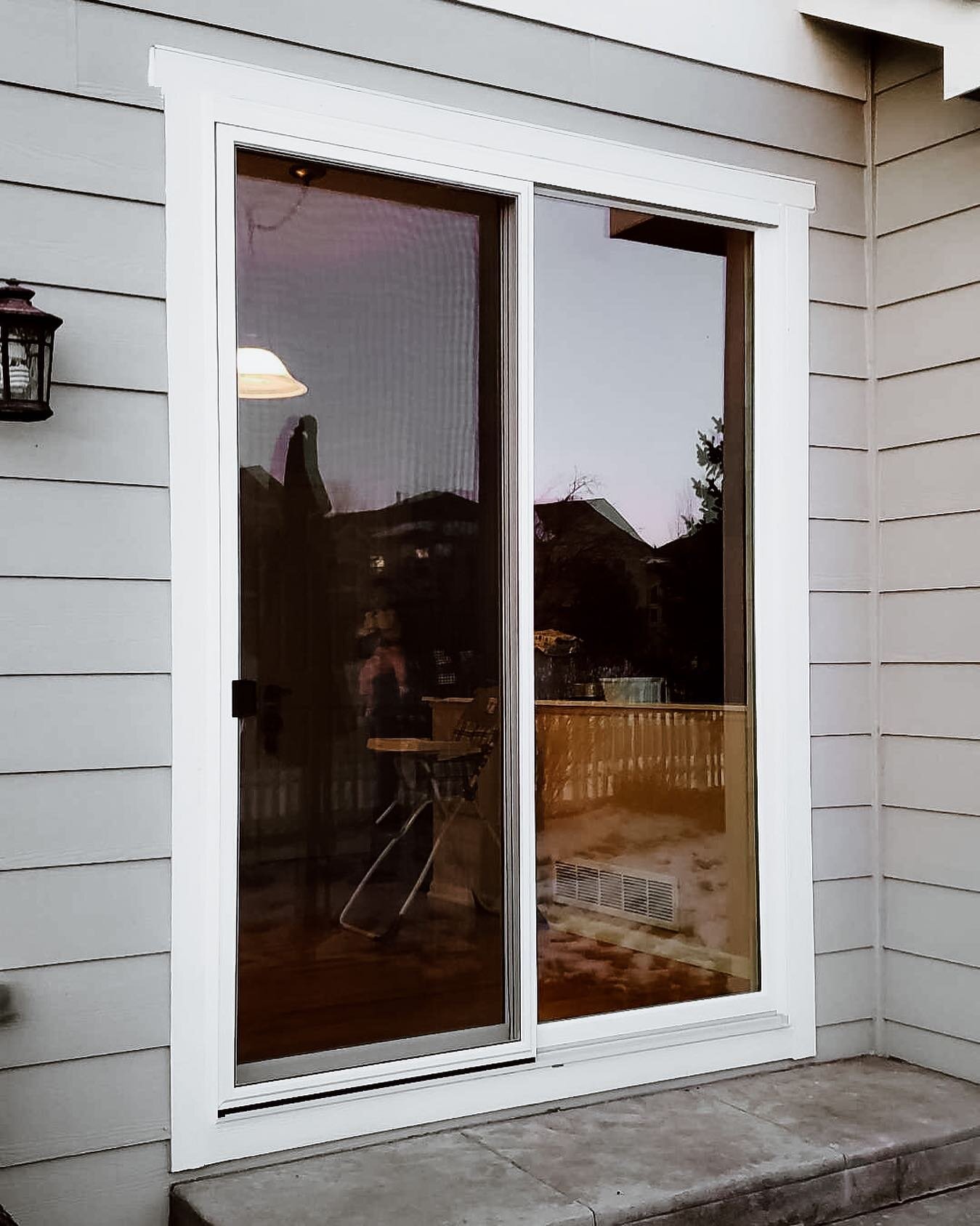 We worked on a beautiful sliding door this past weekend! Have you scheduled your estimate yet? 🌲✨ #MileHighWindows
.
.
.
.
.
#denverwindows #coloradowindows #milehighwindows #windowreplacement #doorreplacement #likesforlike #doorsofinstagram #window