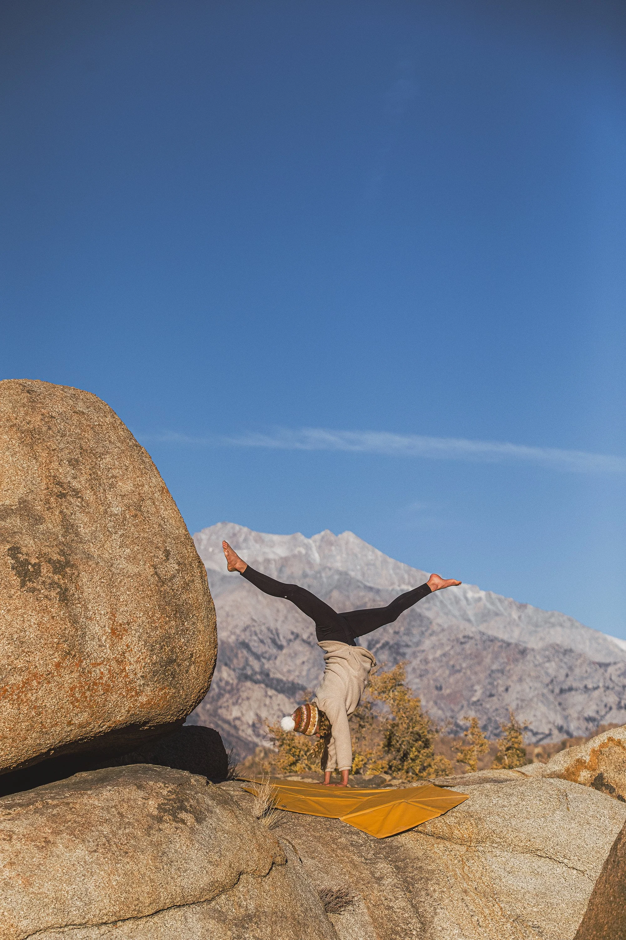 MangoHandstand.jpg