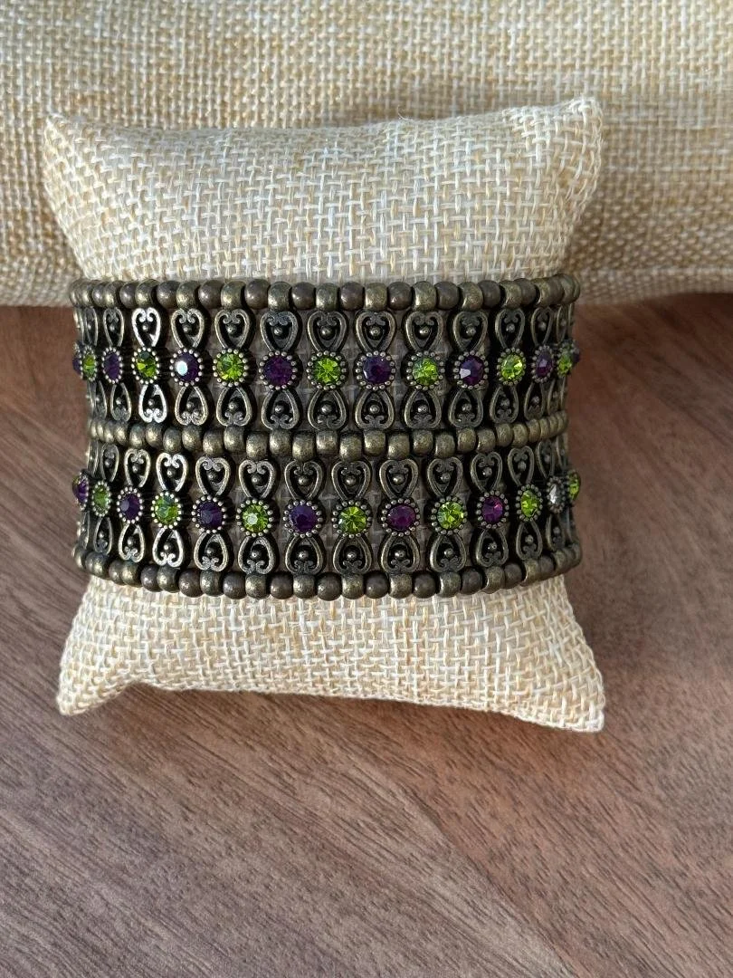 green cuff.jfif
