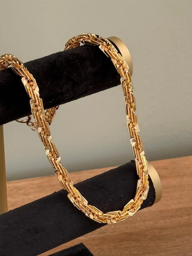 Sophie Gold T-Bar Necklace