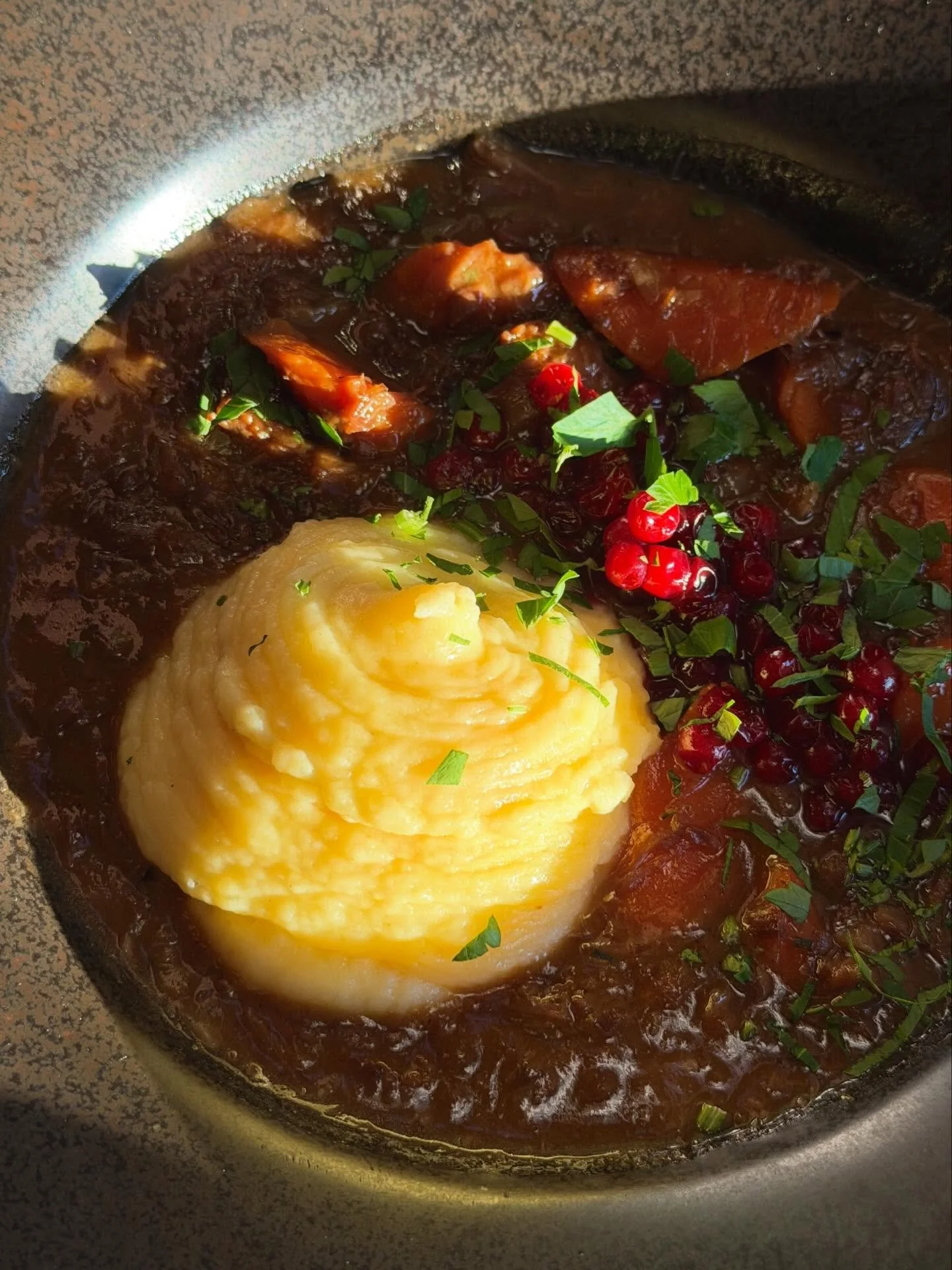 You already know we love treating you to weekday lunch specials&hellip; but what you didn&rsquo;t expect is a full-on Christmas week surprise. And judging by the reactions so far? Our guests are obsessed. So here&rsquo;s your sign: you need to try it