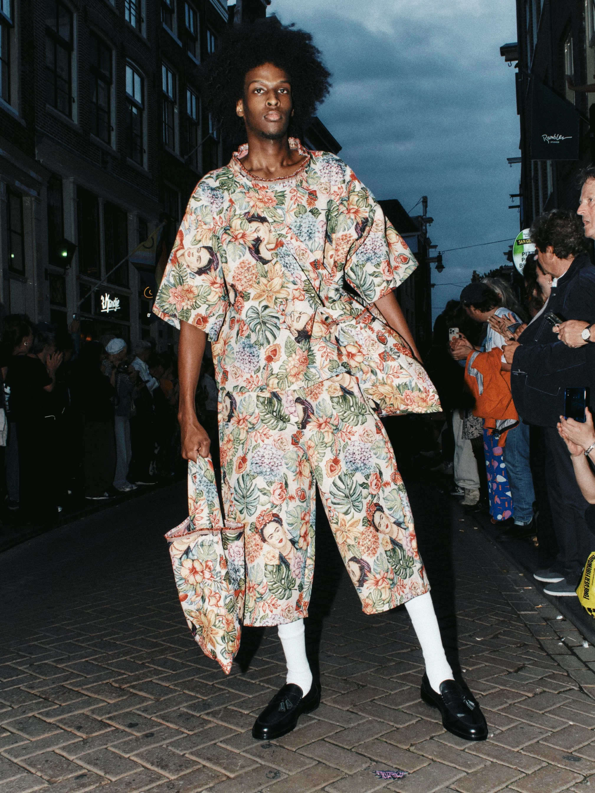 One Way!_Bebo x Frida Kahlo5.jpg