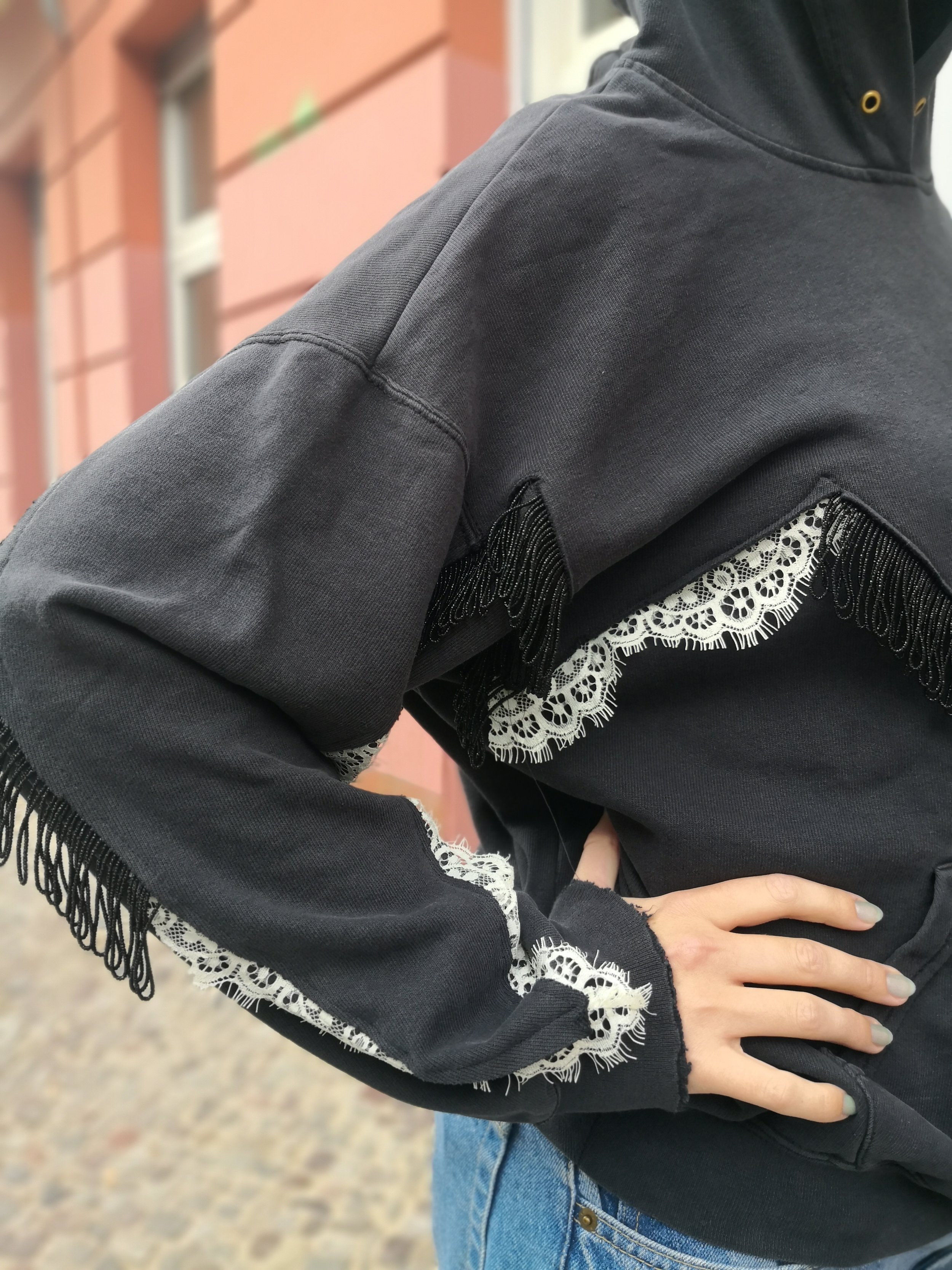 Berlin_Luka_Black Hoodie3.jpg