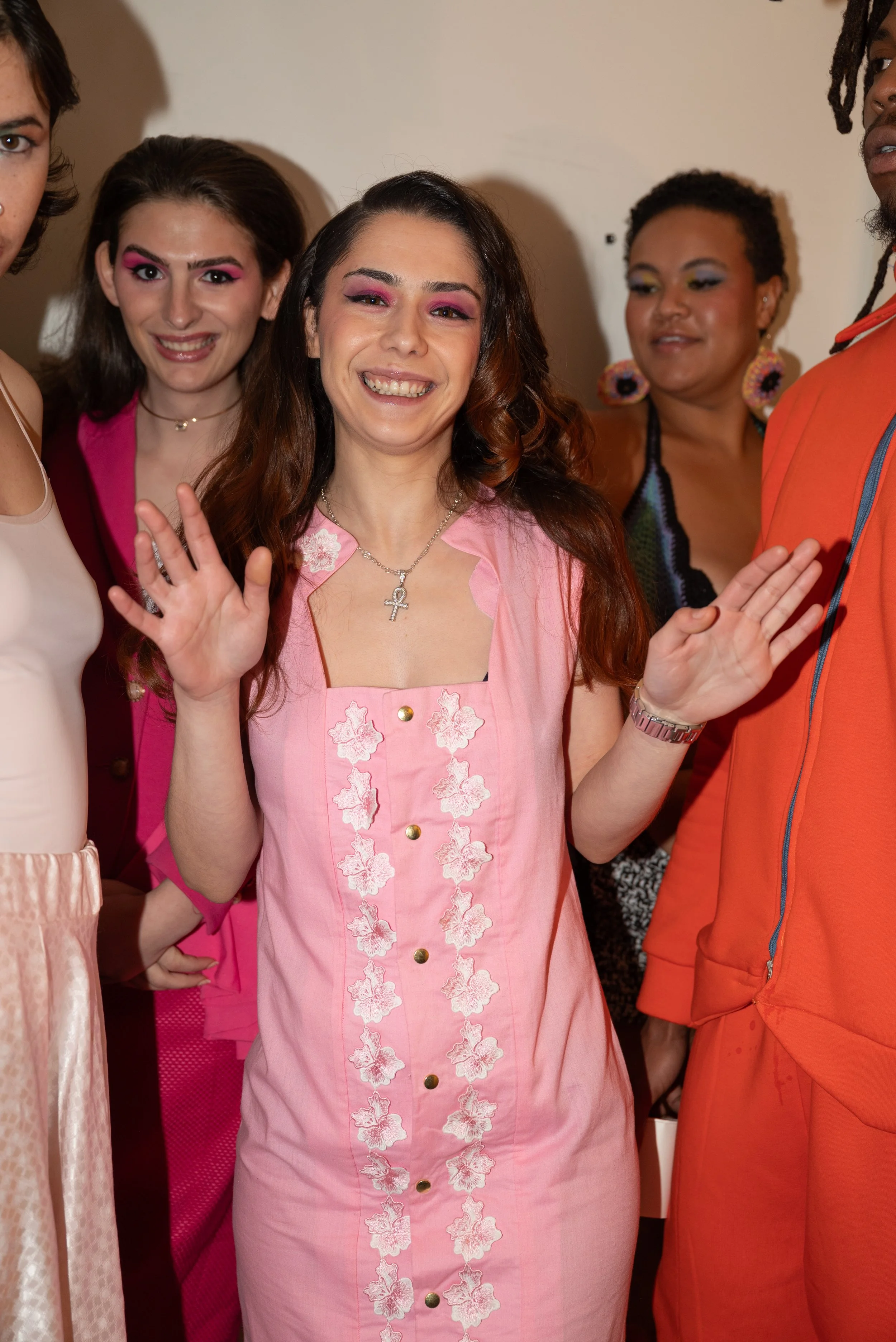 Love-Gen_Backstage_Defney x Amina_1.jpg