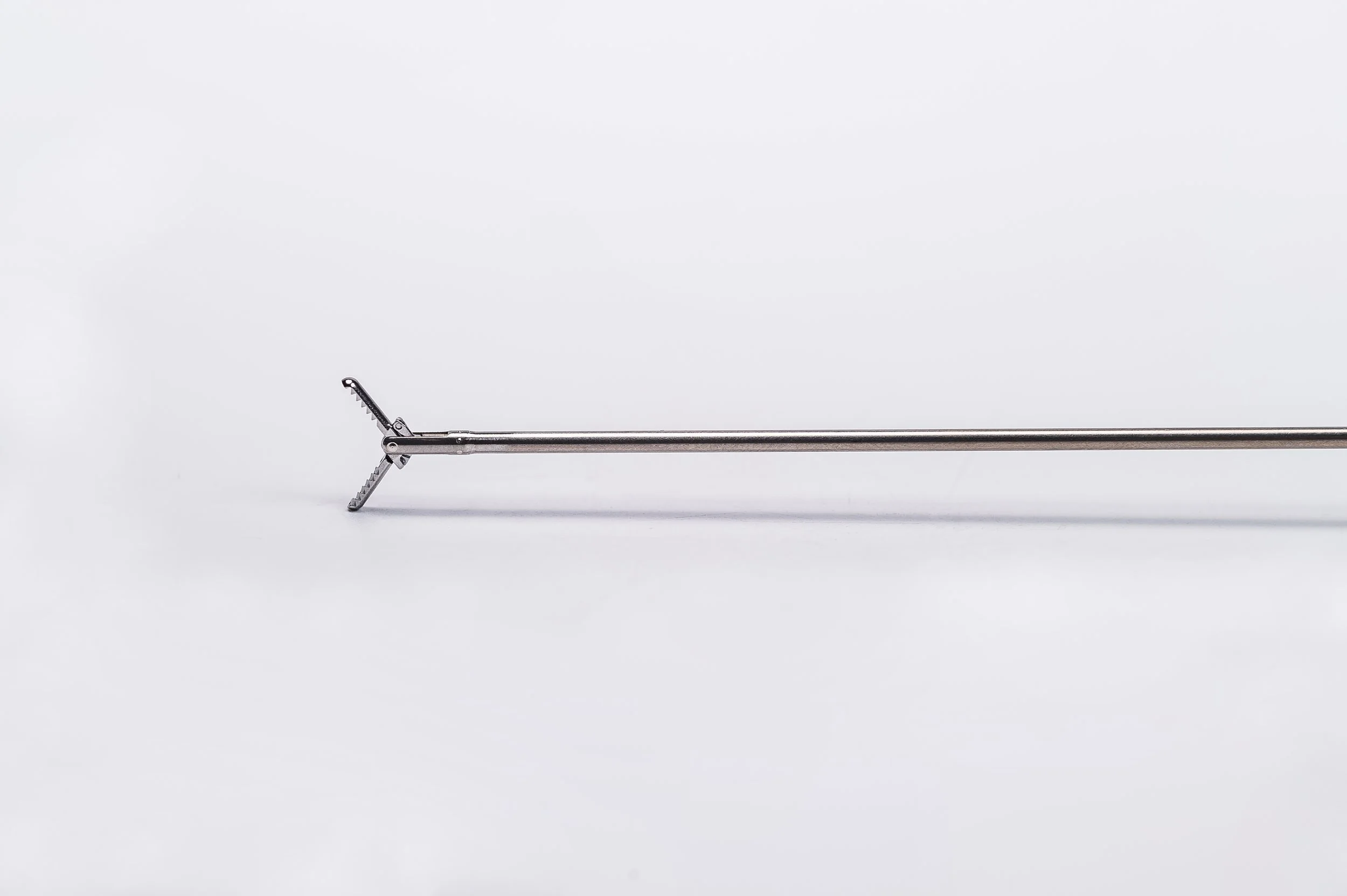 5fr Single use Alliagtor grasper B.jpg