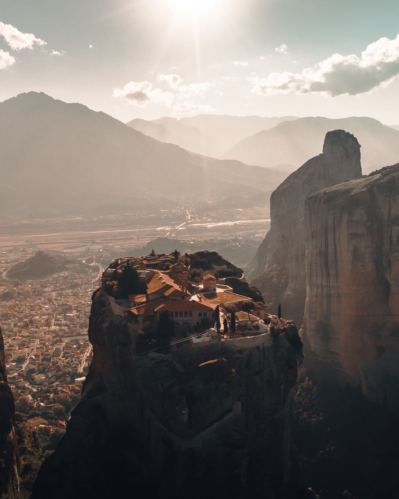 Between heaven and earth. ⁣

Floating above the monasteries of Meteora, in central Greece.