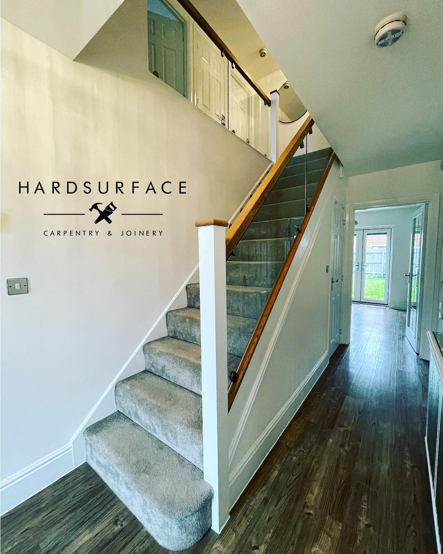 Does your staircase needs modernising? Here is our latest project featuring an oak and glass combination 
📞 07517842451 
📧 michael@hardsurface.co.uk