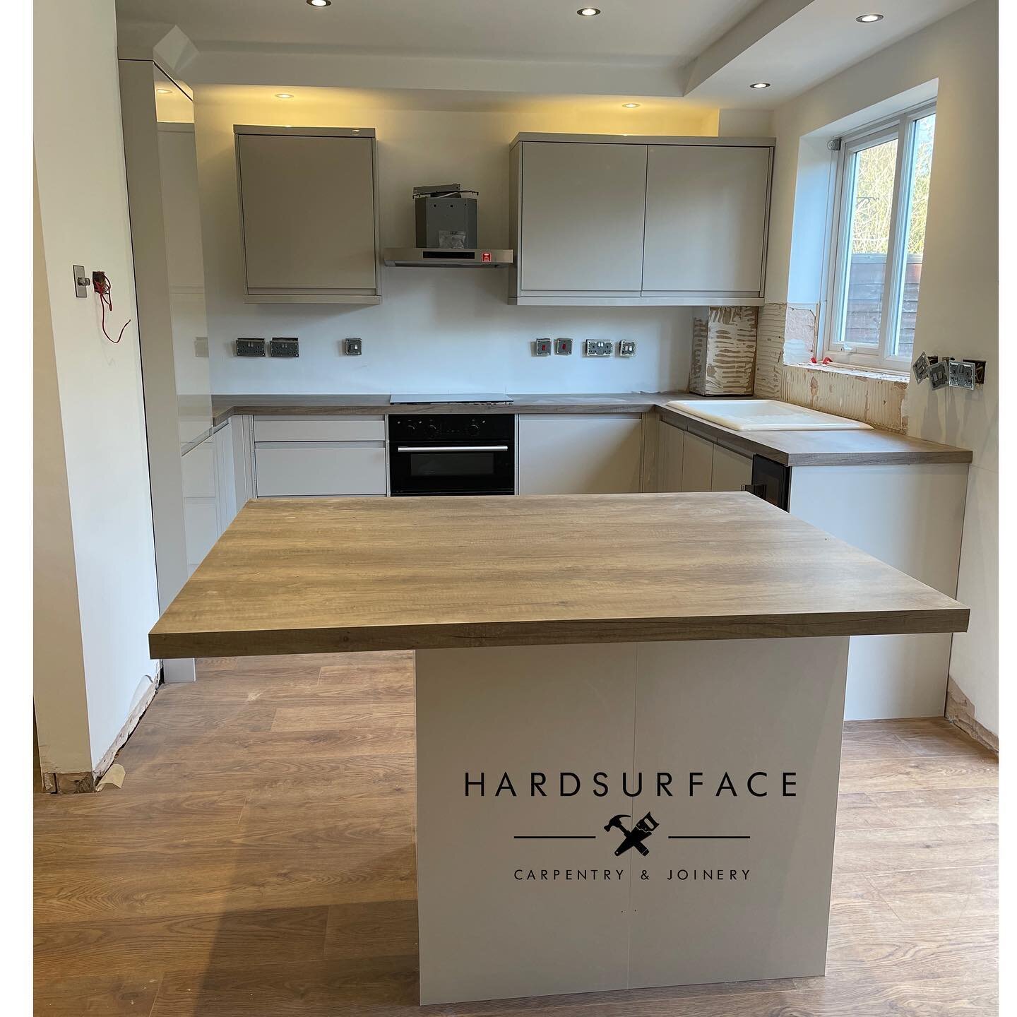 Thinking about a new kitchen? 
Change the lay out and make the most out of your space!
📞 07517842451
📧 michael@hardsurface.co.Uk