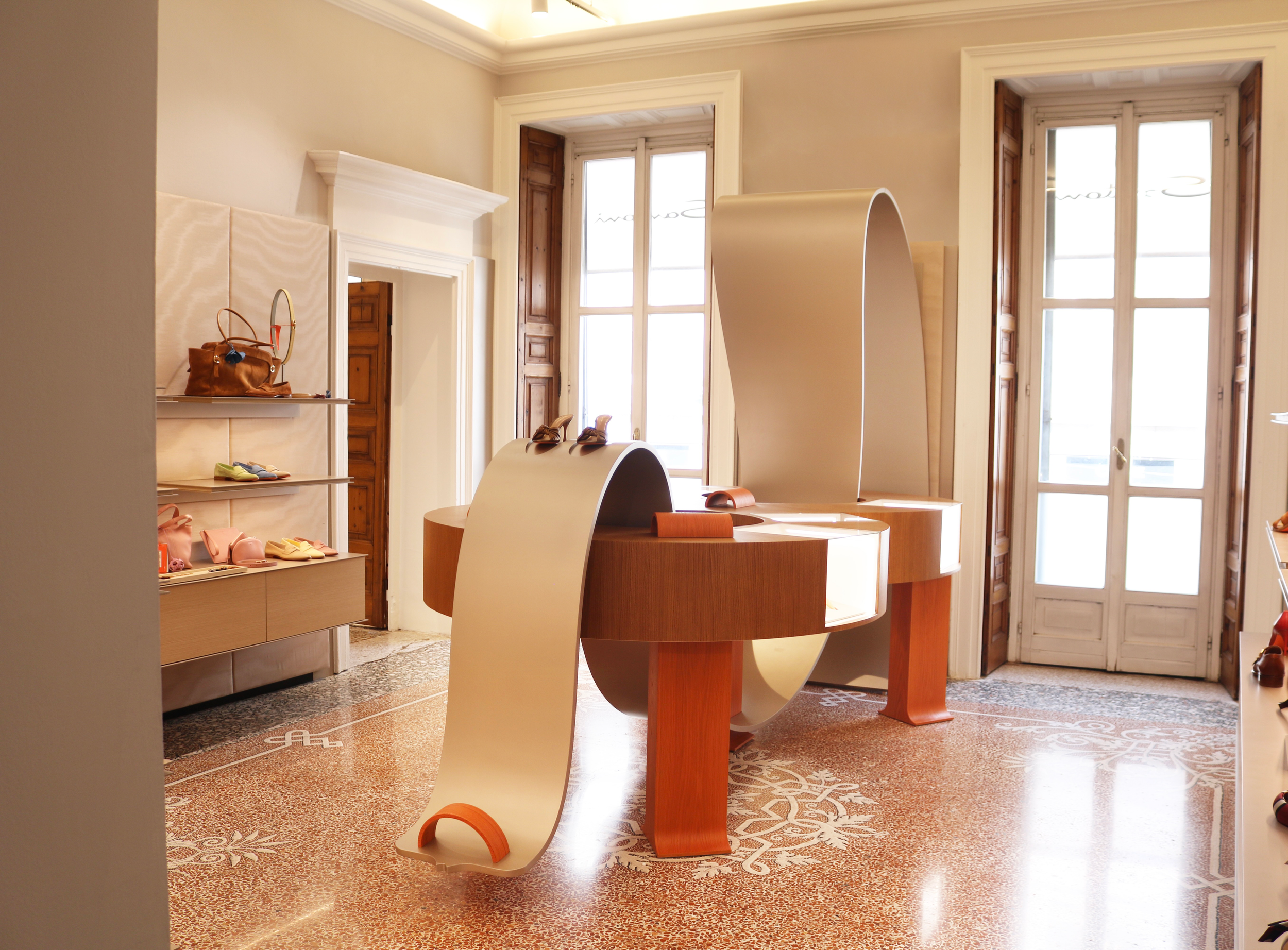 SANTONI - SHOWROOM