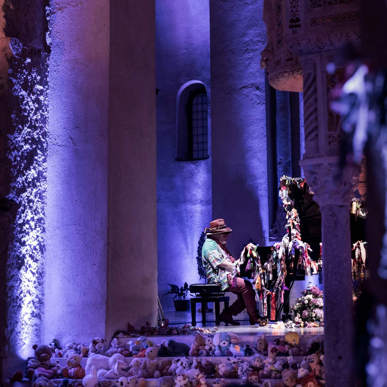 Museo Madre, Palazzo Avino, Magazzini Fotografici_Ode to Ravello, Permormance Charlemagne Palestine 2019