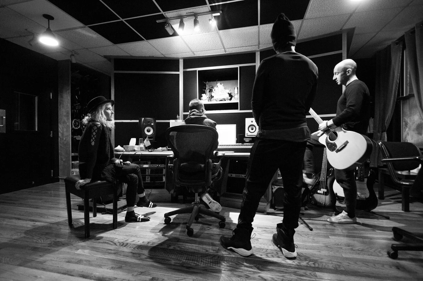 игра на барабанах. найк борзов. Music podcast красивые фото океан. музыкант-ударник. карьера музыканта.