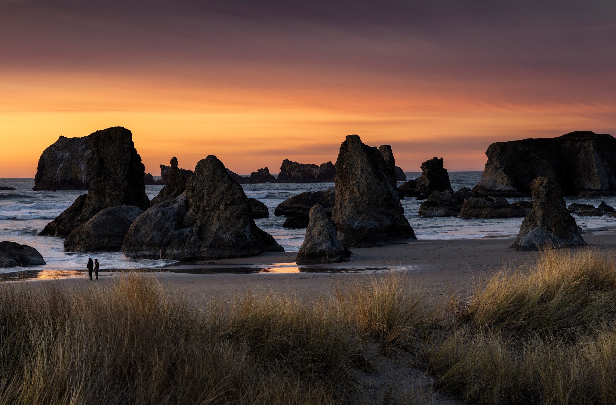 Bandon Oregon, last light. #bandon #bandonbeach #bandonbeachsunset #goldenhour #sunsetbandon #fredmeyerphoto