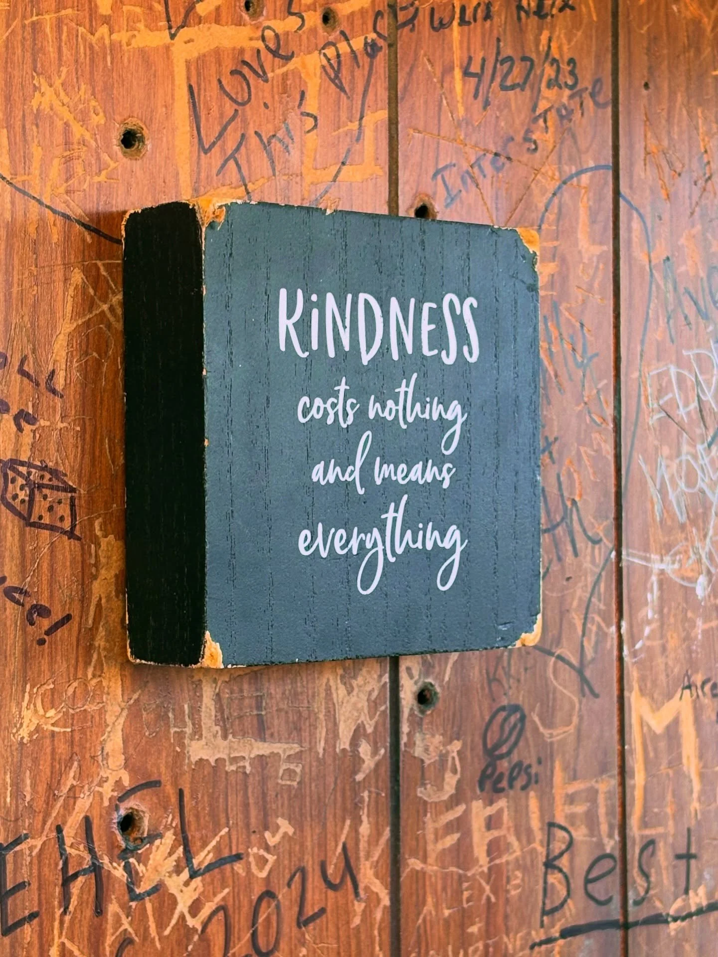 May your week ahead be surrounded by love and kindness. 

#bekind #sharejoy