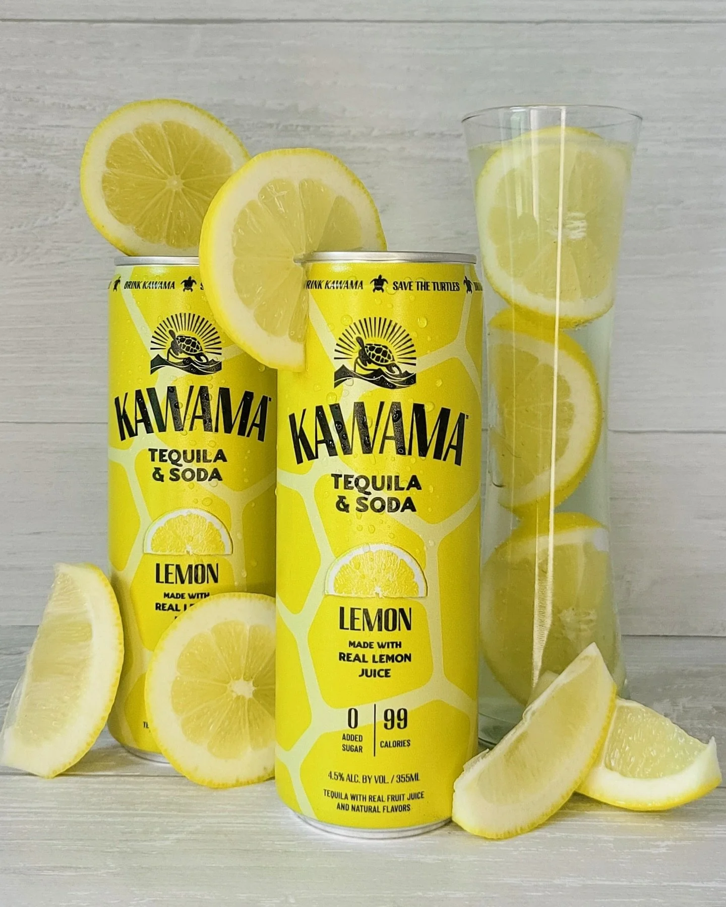 When life gives you lemons, add them as a garnish to your Kawama Lemon for the ultra refreshing, sugar-free drink!🍋🍋🍋 Our Lemon already has lemon juice in it (unlike the other guys) so why not add a bit more!!

📸: @marybbogey