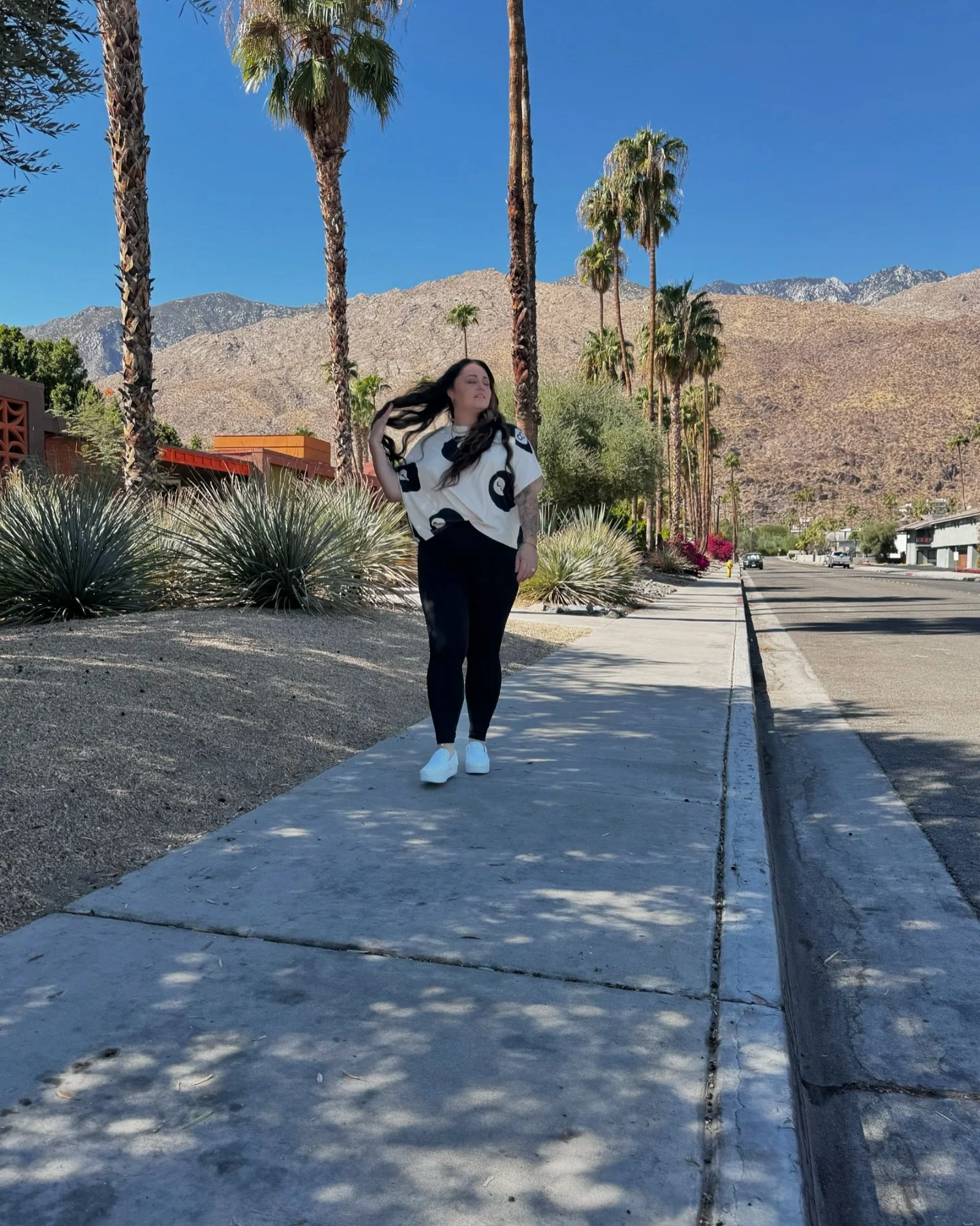 Me walking through my current life and leaving behind hindering or unproductive thoughts. 🤘🏻