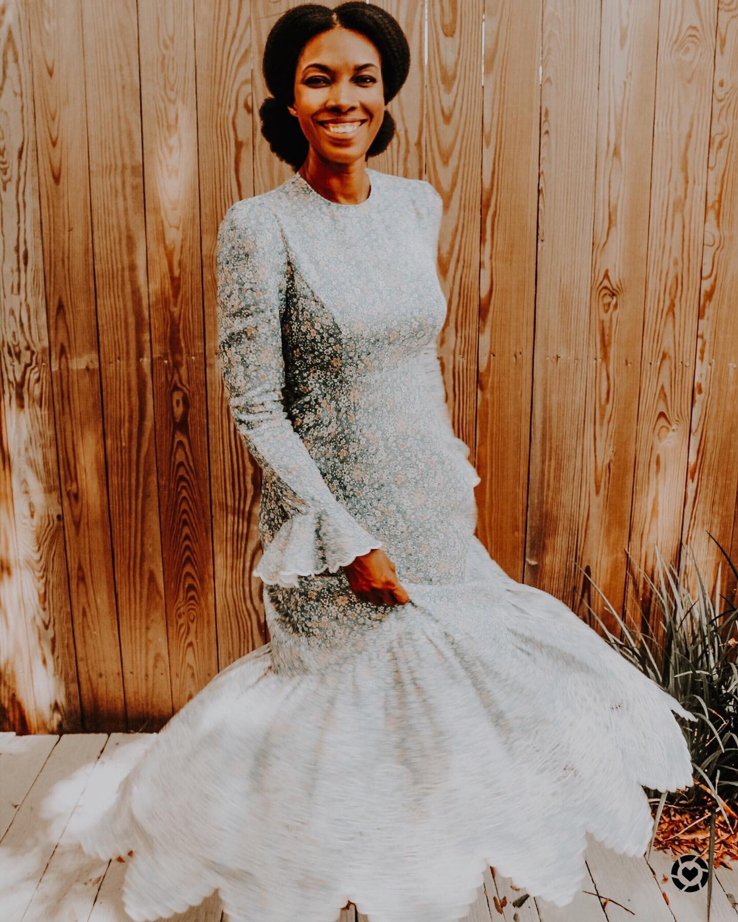 Moments of joy and wonder 💙✨ 
@zimmermann via @netaporter 
.
.
This crowd favorite of a dress is currently 40%off with additional 10%off with code First10. Link in bio 🎁💙
.
#25daysofchristmas #zimmermanndress #netaporter #elegantstyle #holidayblue