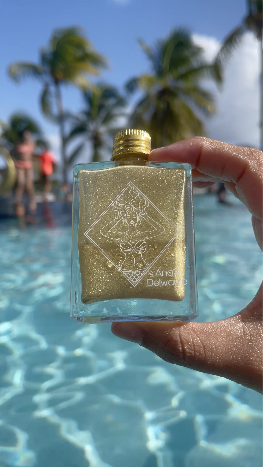 Huile scintillante sur mesure @Lipbar.ig by Anaïs Delwaulle