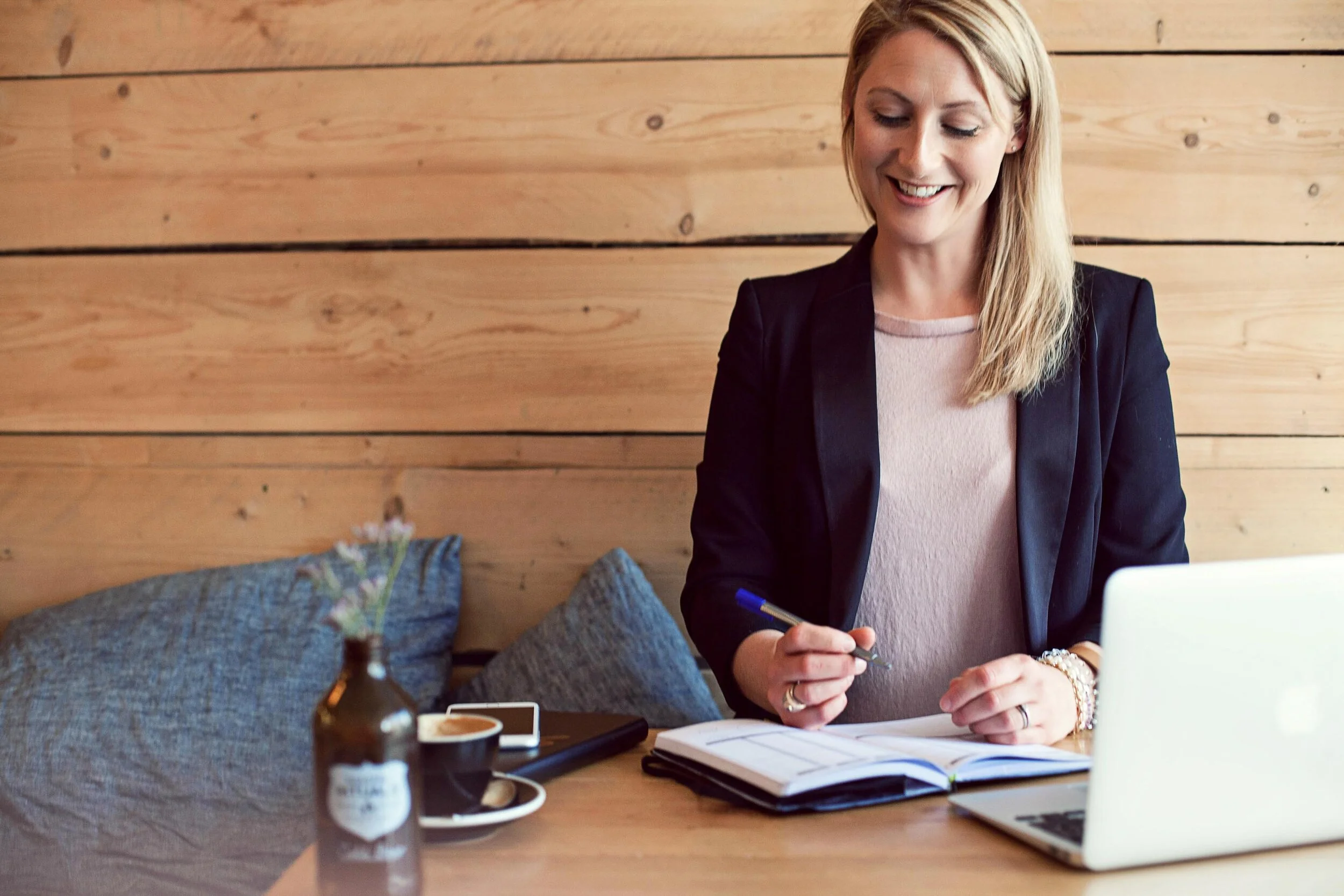 How I went from feeling tired, overwhelmed and lonely To energised, empowered and connected AND the moment that made it possible
