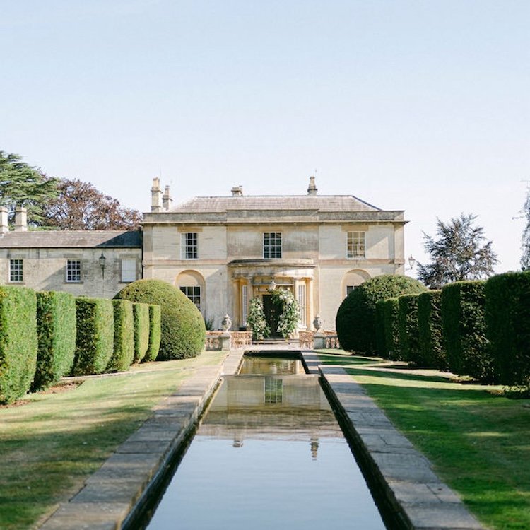 An image of the country manor house at Parish's House, in the Bath countryside