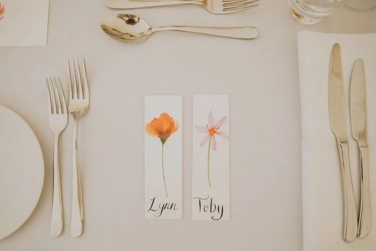 wild flower place cards with cutlery