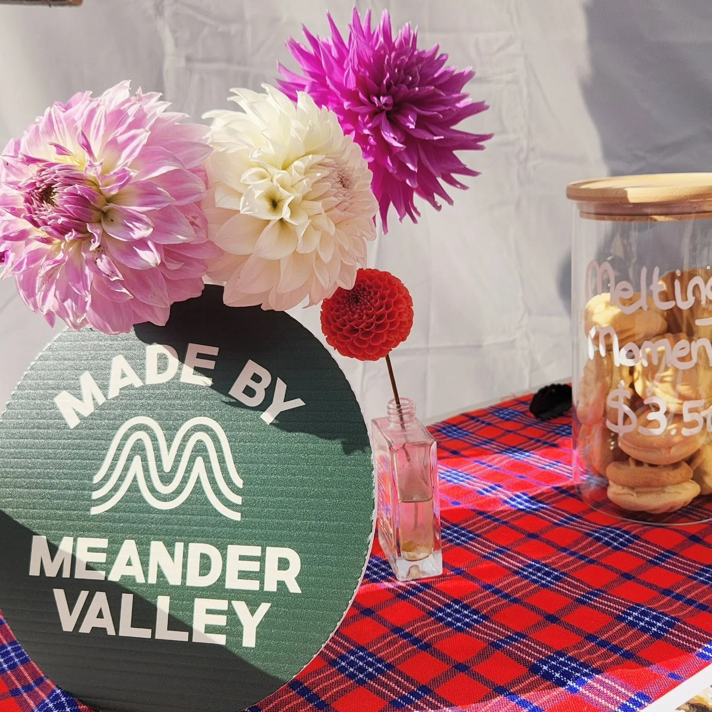 We're still recovering from the amazing time that we had on Sunday at @tasheirloomfest. It was a beautiful day and we enjoyed sharing our love of oatcakes with so many of you. We live in a very special part of Tasmania and it is a joy to fly the flag