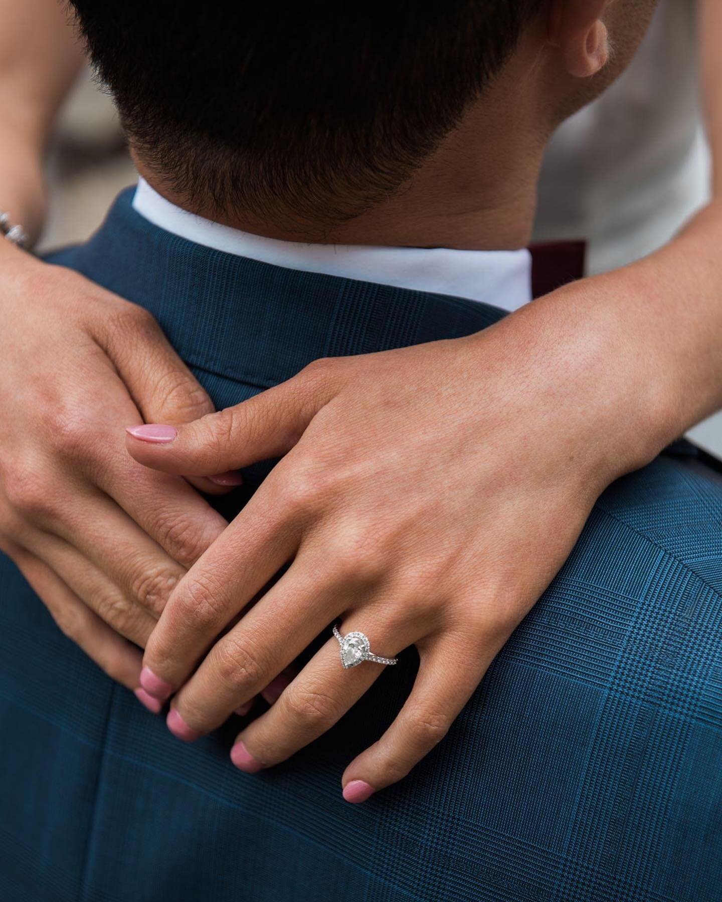 Gorgeous photo shared by my client on her wedding day featuring her Pear cut diamond halo engagement ring. #engagementring #melbournejeweller #kathrynquinndesign #finejewellery #pearcutdiamond #melbourneengagementrings #jewellerydesigner