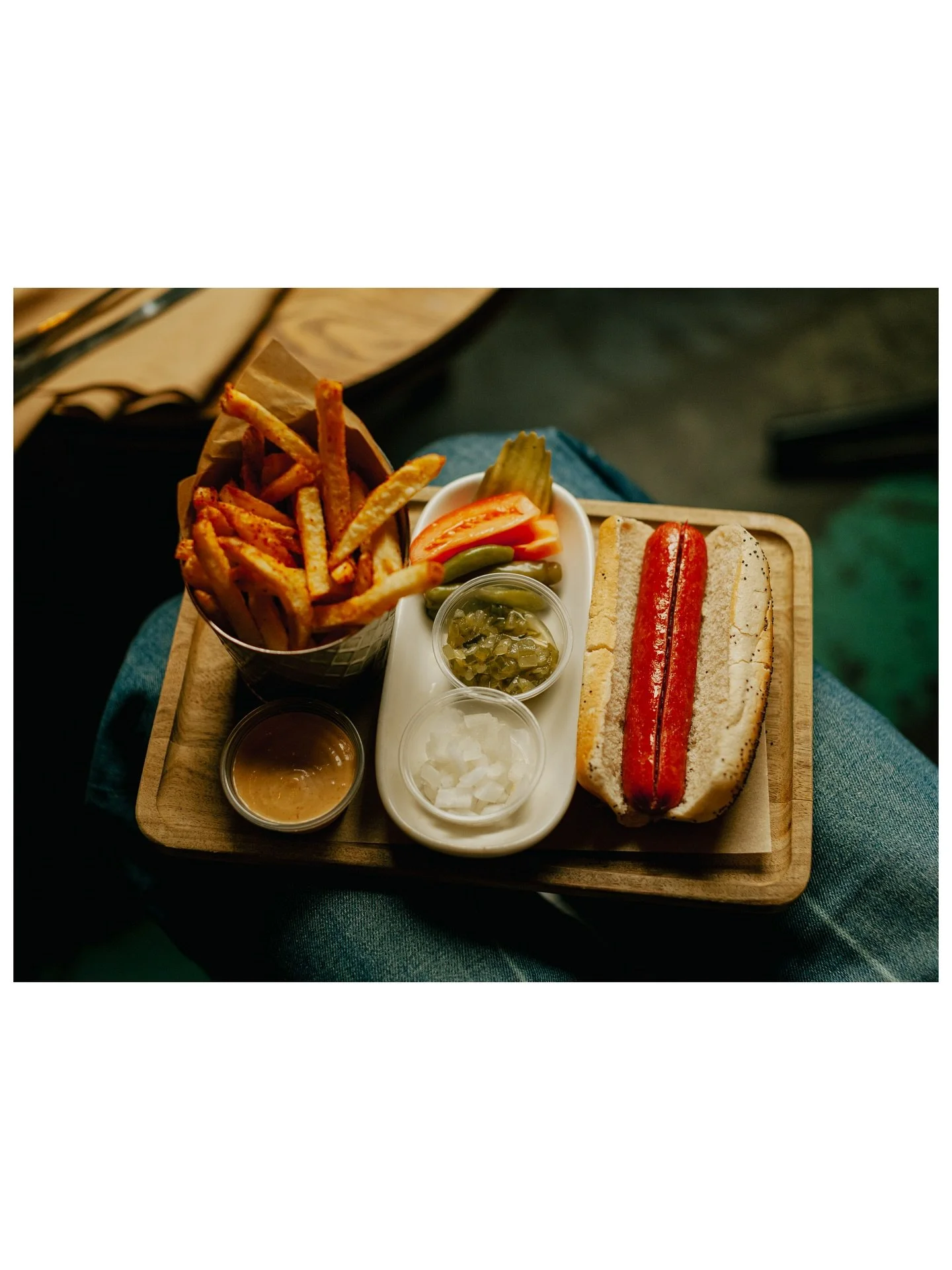 Show me a more well plated deconstructed Chicago style hot dog&hellip;I&rsquo;ll wait

Shot for @brokenshaker Chicago
_
#brokenshakerchicago #chicagodog #chicagohotdog #chicagostylehotdog #hotdog #hotdogs #chicagorestaurants #eater #eaterchicago #chi