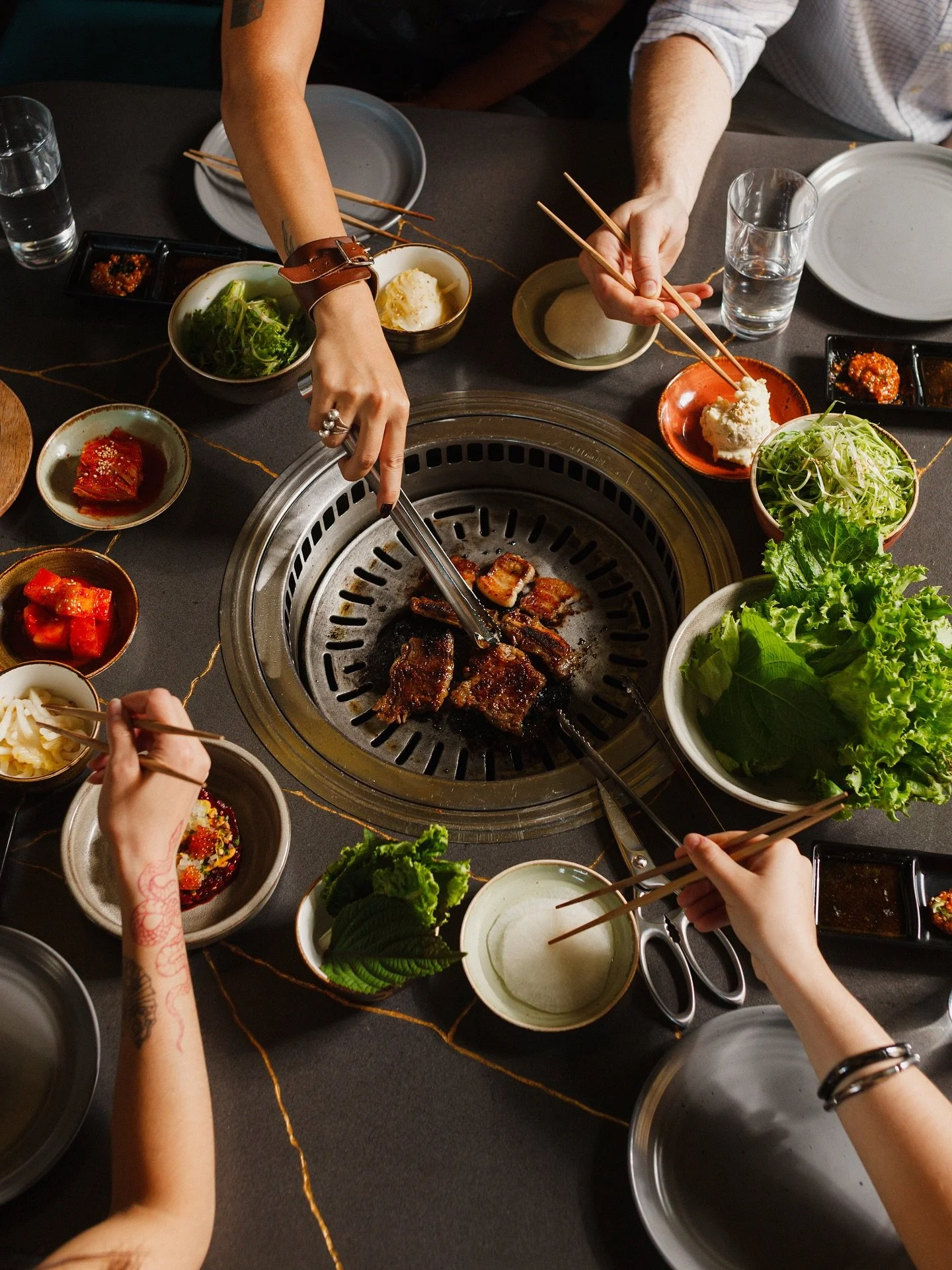 It&rsquo;s never to early to start thinking about dinner.

Shot for @perillafare 

Loved this spread and really dug the lighting setup!
_
#perillafare #koreanfood #koreanfoods #koreanamerican #koreanbbq #kbbq #chicagofoodanddrink #chicagorestaurants 