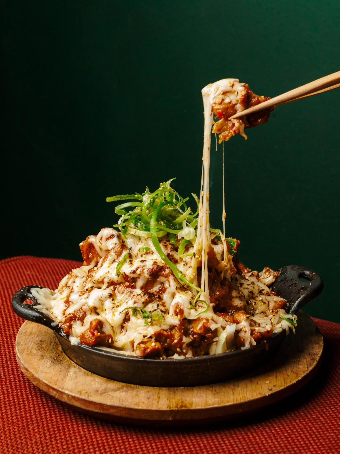 Fire Chicken aka 불닭

Admire the cheese pull. Embrace the heat.

Shot for @perillafare 

Chopsticks skills courtesy of @esthersong 
_
#koreanfood #firechicken #restaurantphotography #foodphotography #shotoncanon