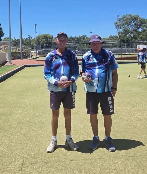 Men's Pairs winners L Bryson and T Reid