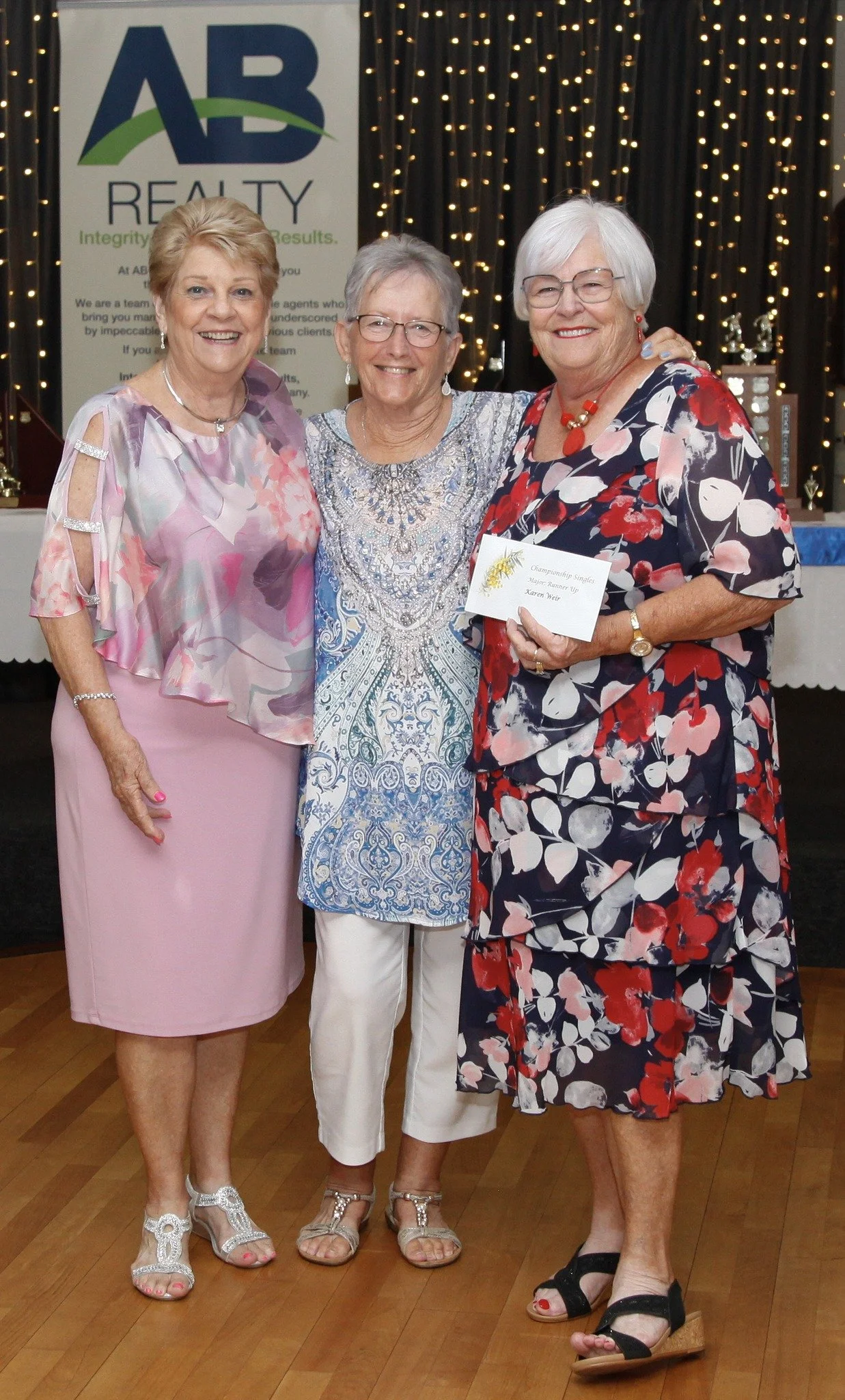 Ladies singles runner up, Karen Weir with last years winner Teresa Lette