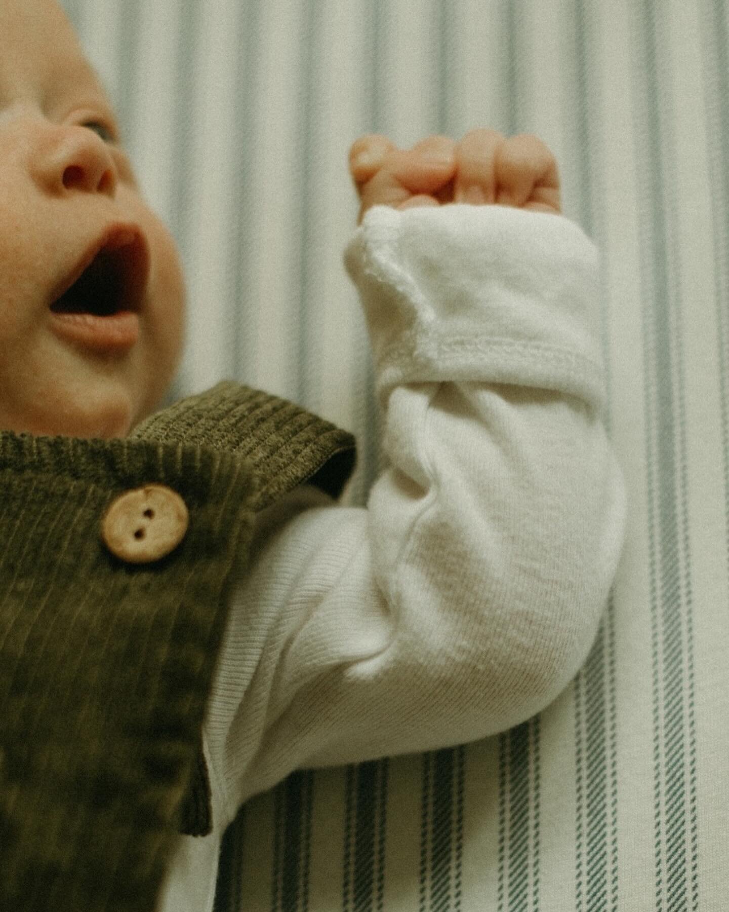 baby details are easily in my top 5 favorite things to photograph ever 🥹
⠀⠀⠀⠀⠀⠀⠀⠀⠀
#iowafamily #iowanewborn #iowafamilyphotographer #iowanewbornphotographer