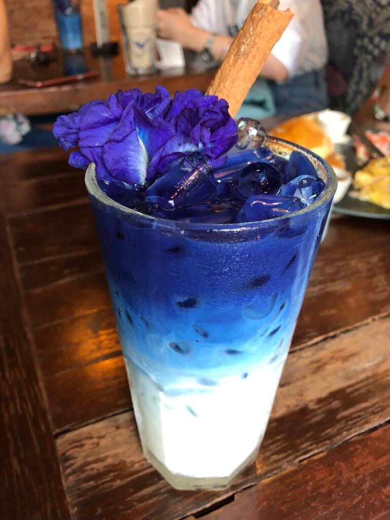 Butterfly Pea drink at Blue Whale Cafe