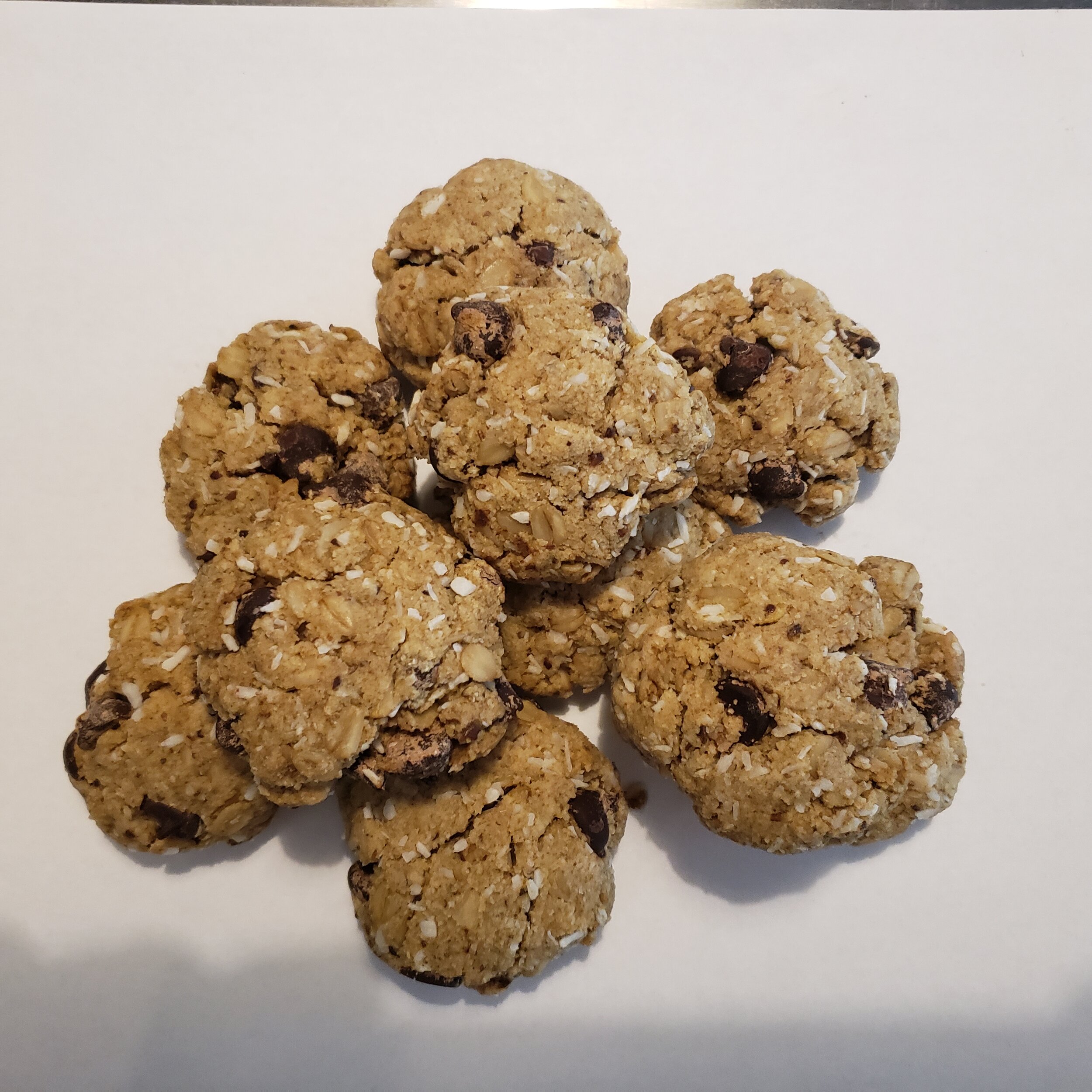   Ready to eat GF DF oatmeal chocolate chip clusters  
