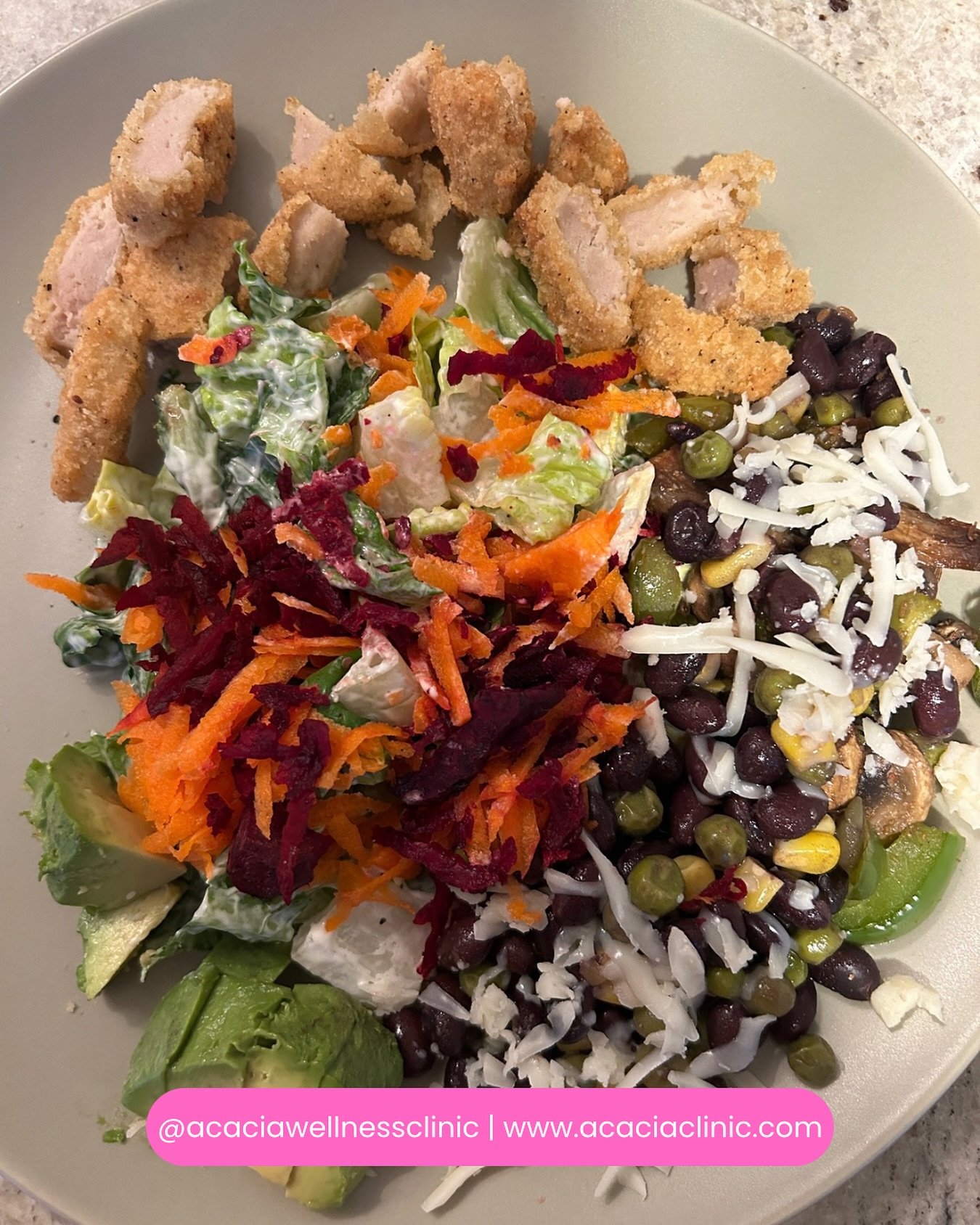 Happy Friday! Hope your weekend is as colourful as this Fiesta Salad 🥗

This Fiesta Salad has a lot of ingredients but comes together nicely for a filling meal with your veggies, protein, healthy fats, and some carbs. If you are vegetarian, easily s