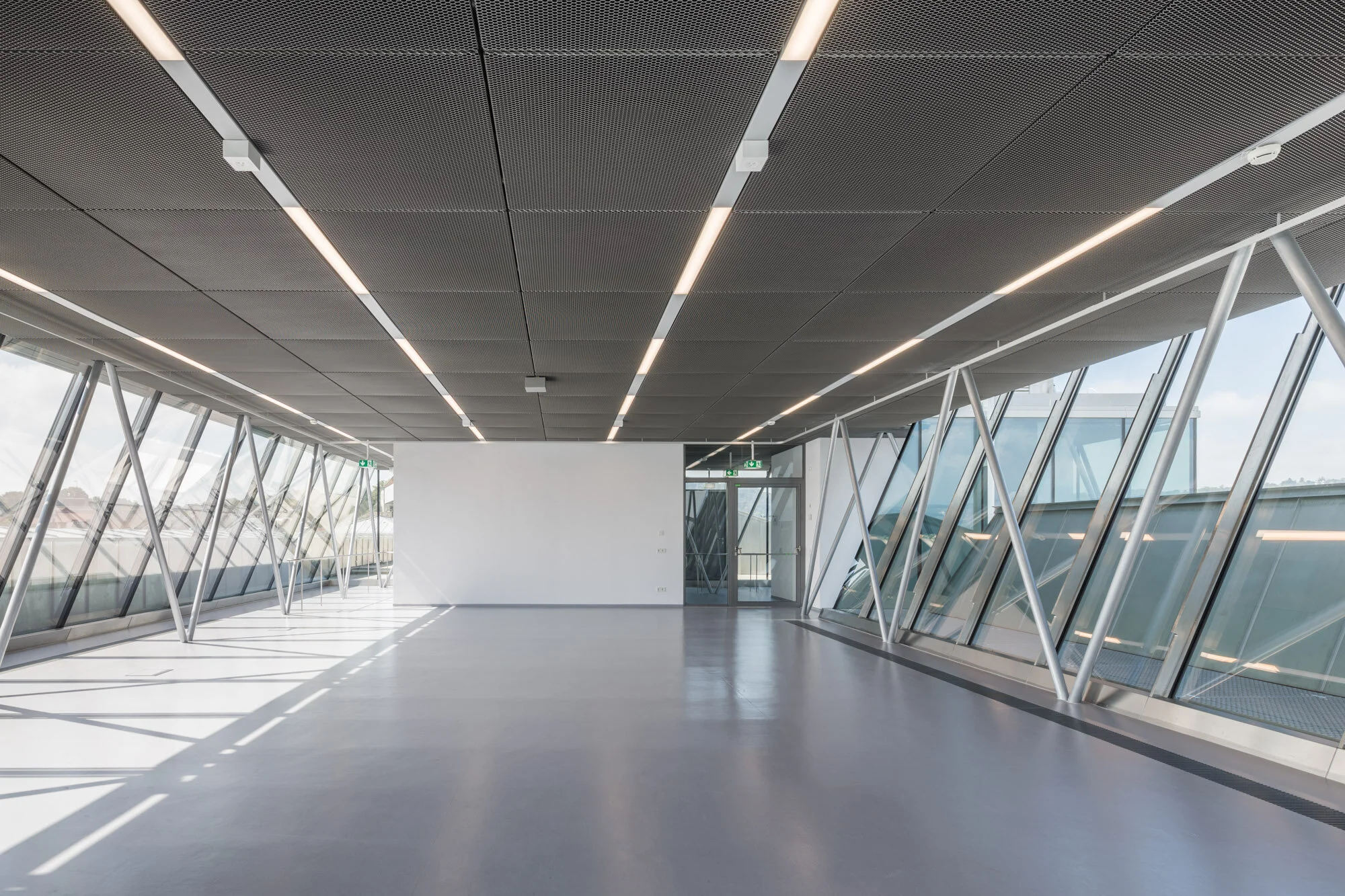 Innenaufnahme der Kunstuniversität Linz Umbau von Architekt Adolf Krischanitz