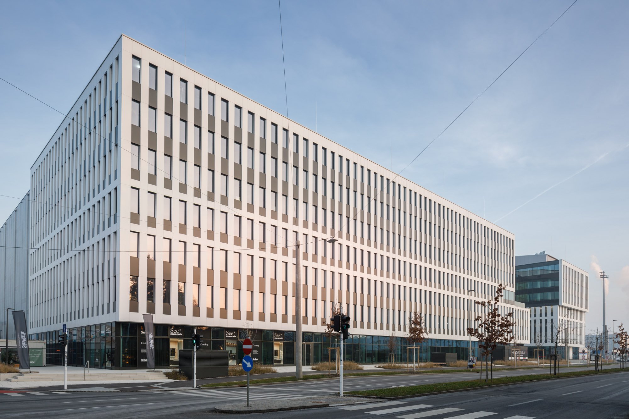 2.Hafenportal-Linz-Architektur-Sengstbratl.jpg