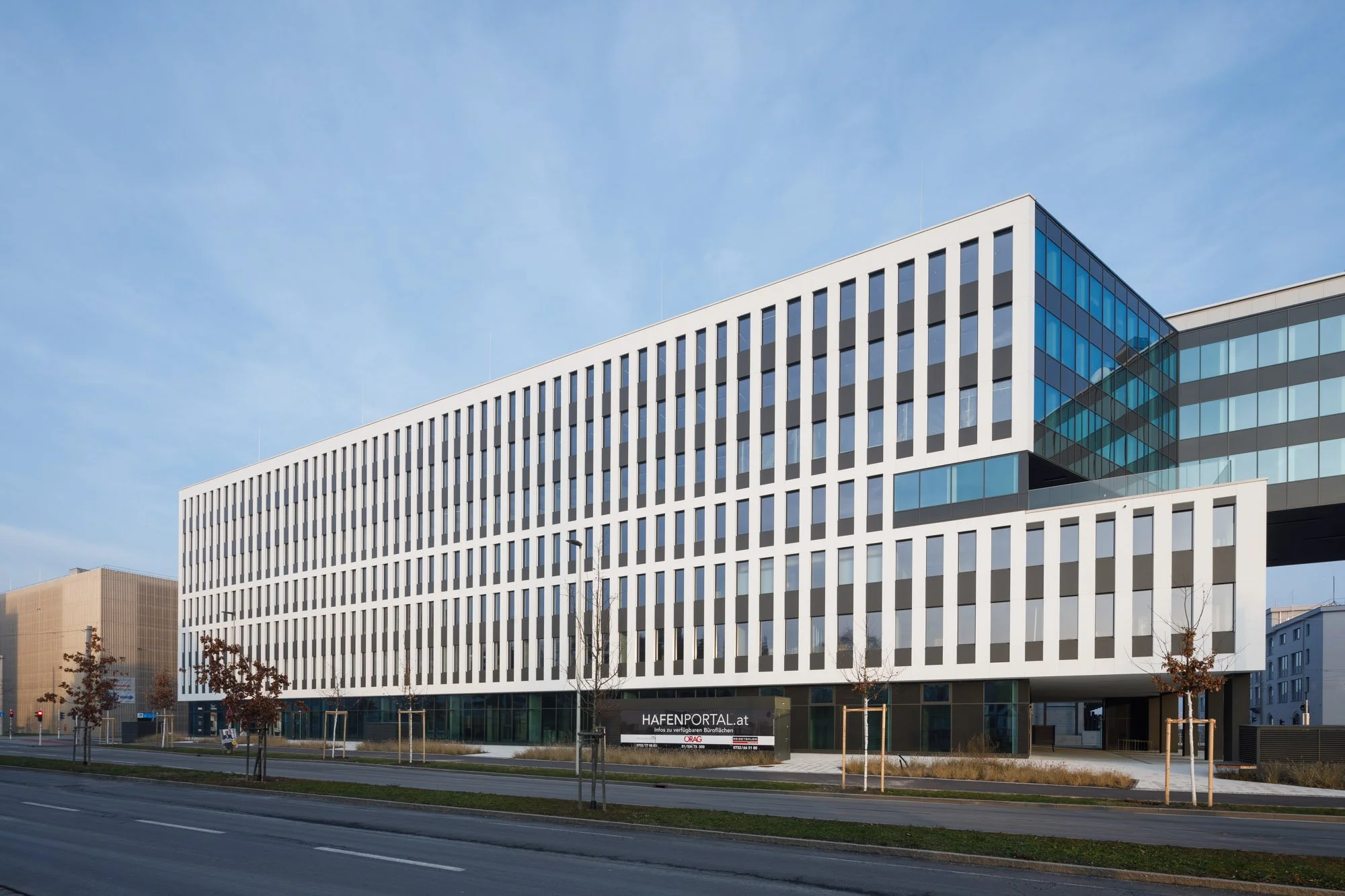 7.Hafenportal-Linz-Architektur-Sengstbratl.jpg