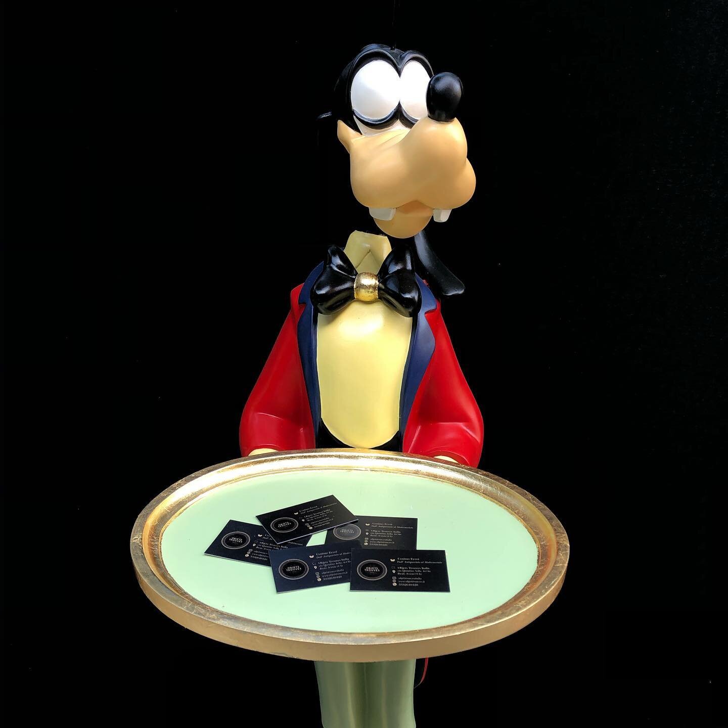 Statua Pippo maggiordomo 
Altezza 120cm 
-
-
-
-
-
-
-
-
-
-
-
#disney #pippomaggiordomo #pippocameriere #maggiordomo #vintage #servomuto #ad #arredarecasa #arredareconstile #collezionismo #rarit&agrave; #usa #anni80 #champagne #scotch #design #desig