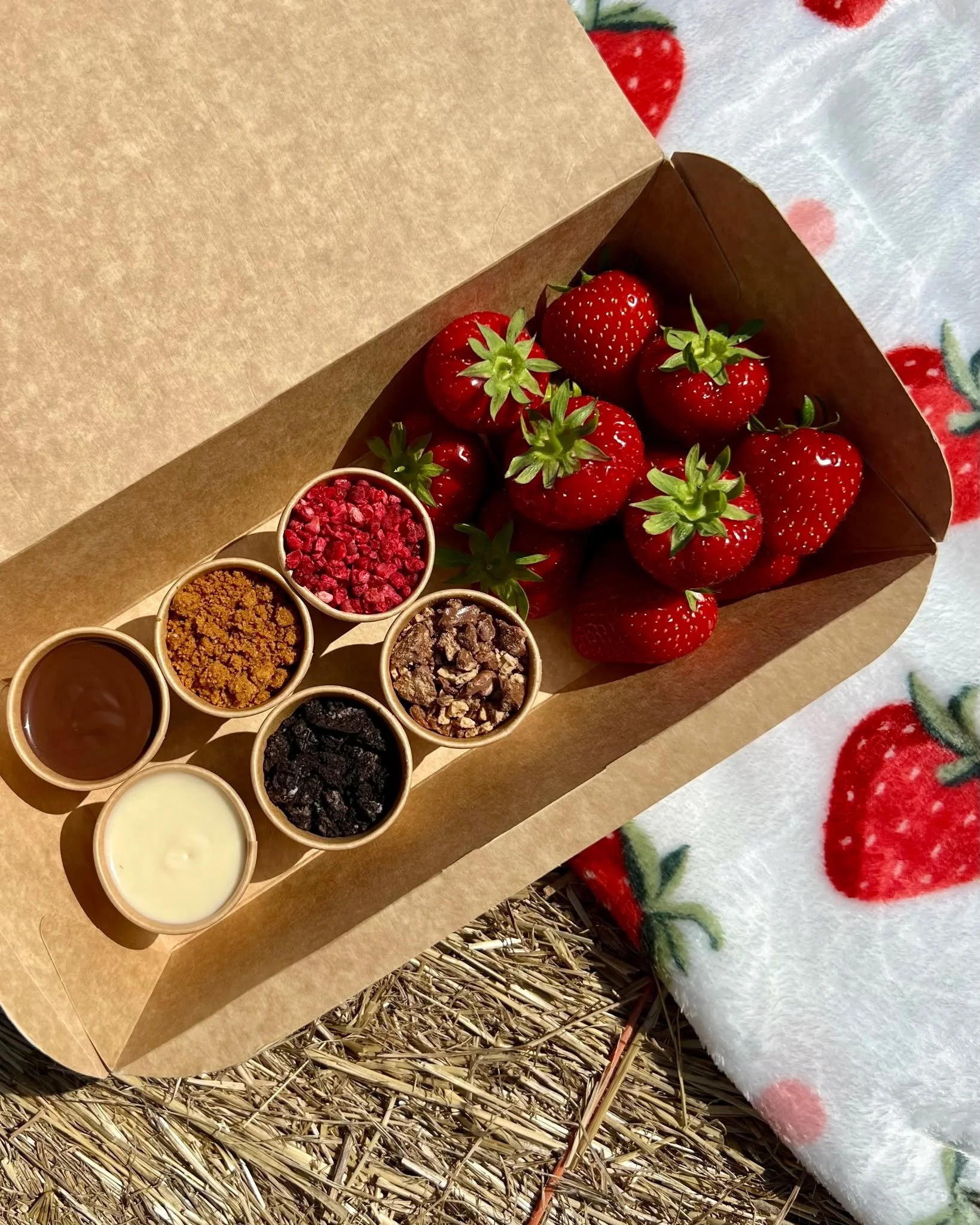 Introducing our brand new Strawberry Dipping Boxes! 🍓✨ 

Perfectly ripe strawberries paired with rich, decadent dips of your choice - the ultimate treat for any occasion and perfect for on-the-go indulgence. Available in our cafe now! Tag a friend t