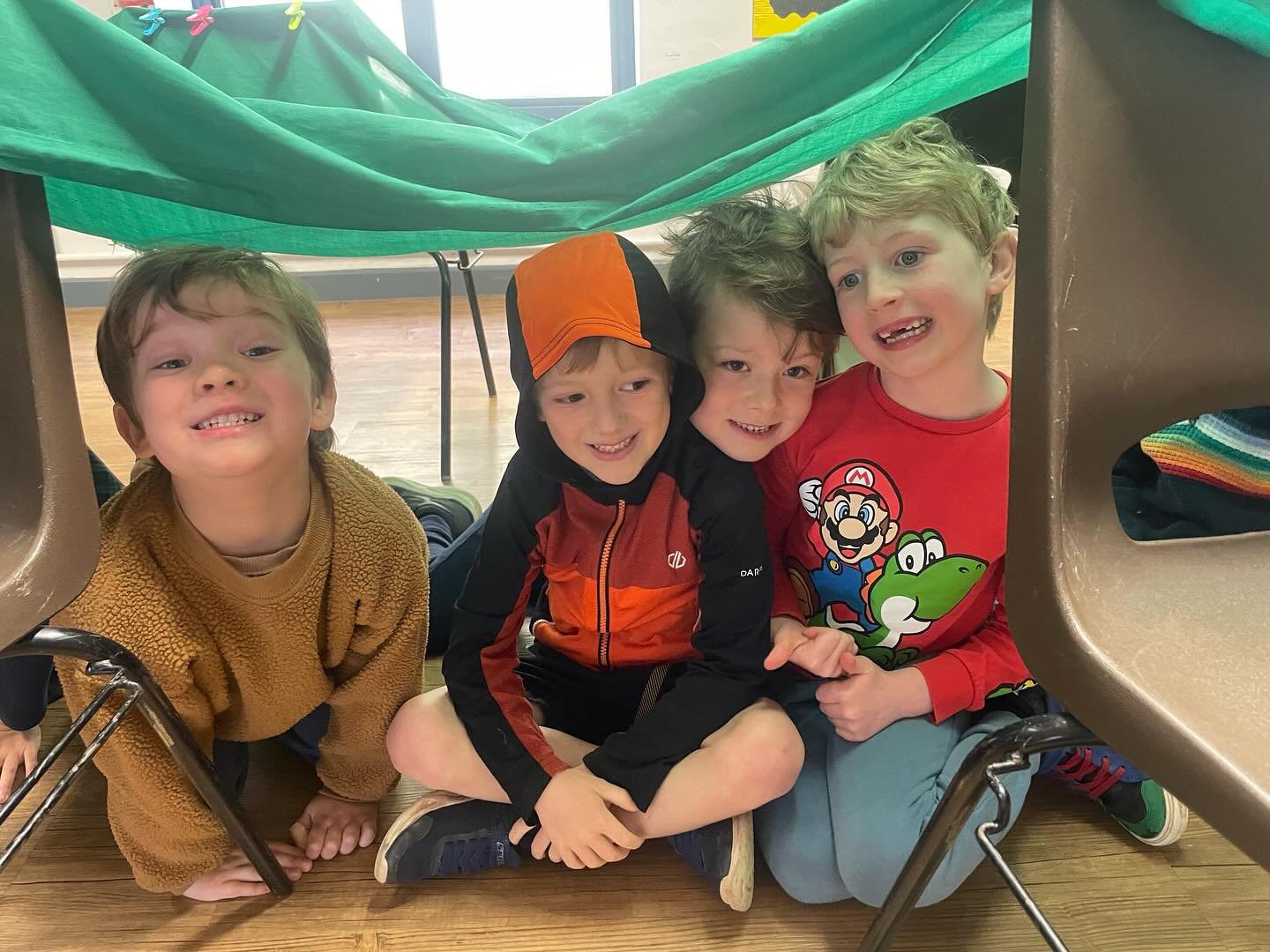 Here&rsquo;s our super smiley green adventures this morning! Hanging out in the &lsquo;camp site&rsquo; they had used there awesome teamwork skills to build. Well done everyone! 👏 ⛺️ 🥰