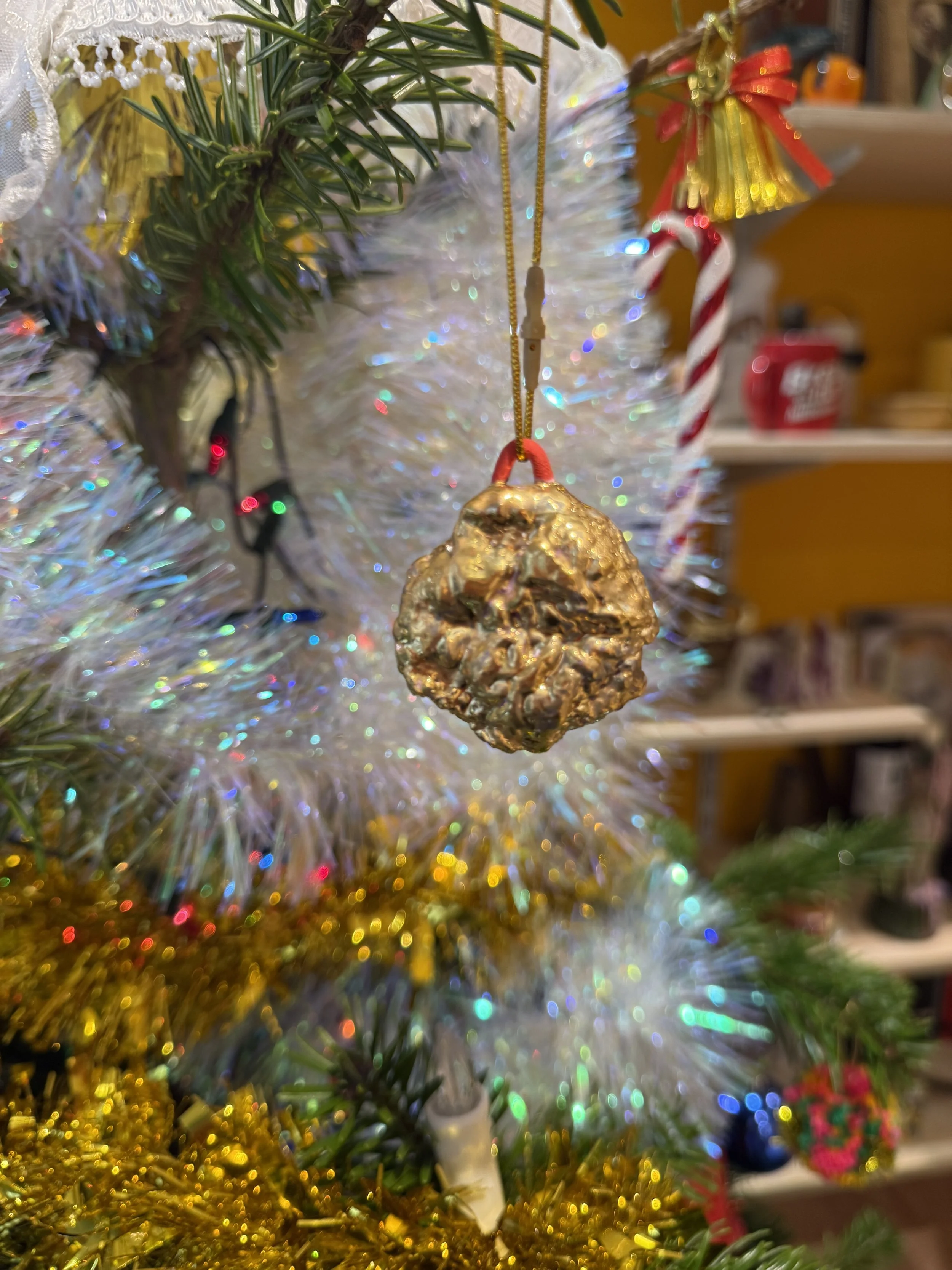 CHICKEN NUGGET CHRISTMAS DECORATION (BALL SHAPE)