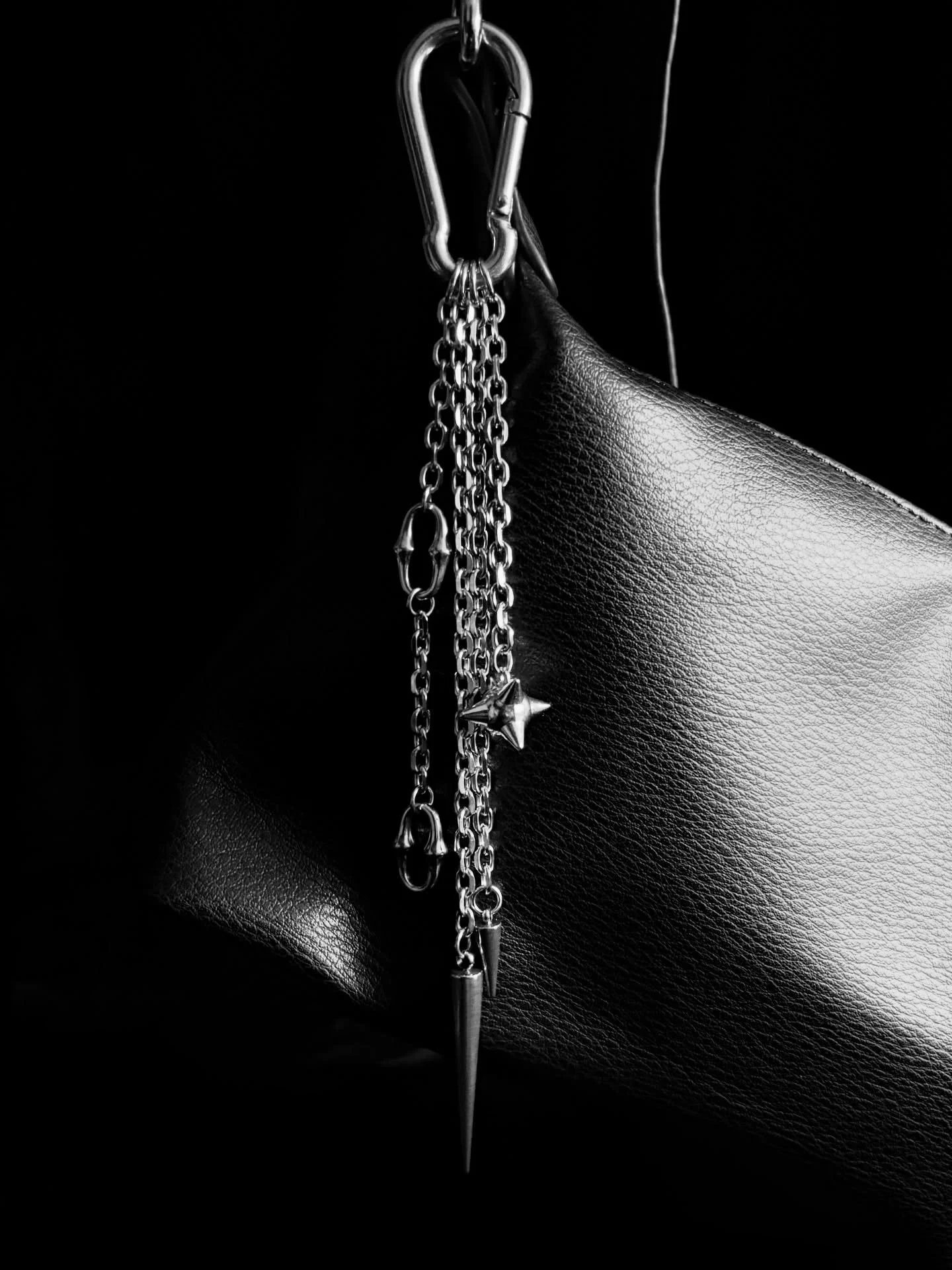 A fun new addition&hellip; Multi-Chain Stainless Steel Bag Charm Accessory ⛓️

&bull;&bull;&bull;&bull;

#stainlessteel #stainlesssteelchain #heavymetal #gothicaccessories #bagcharms #bagaccessories #handmadeaccessory #alternativeaccessories #keychai
