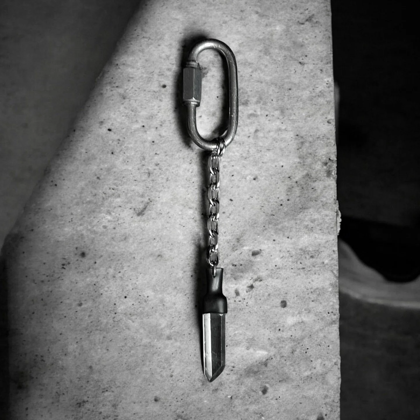 After experimenting with ways to use raw crystals in my pieces without the need for wire wrapping&hellip;

The NSC Insulated Quartz Accessory was born!

Simple yet sturdy, designed to be used on keys, bags or belts 🖤

#rawcrystals #stainlesssteelacc