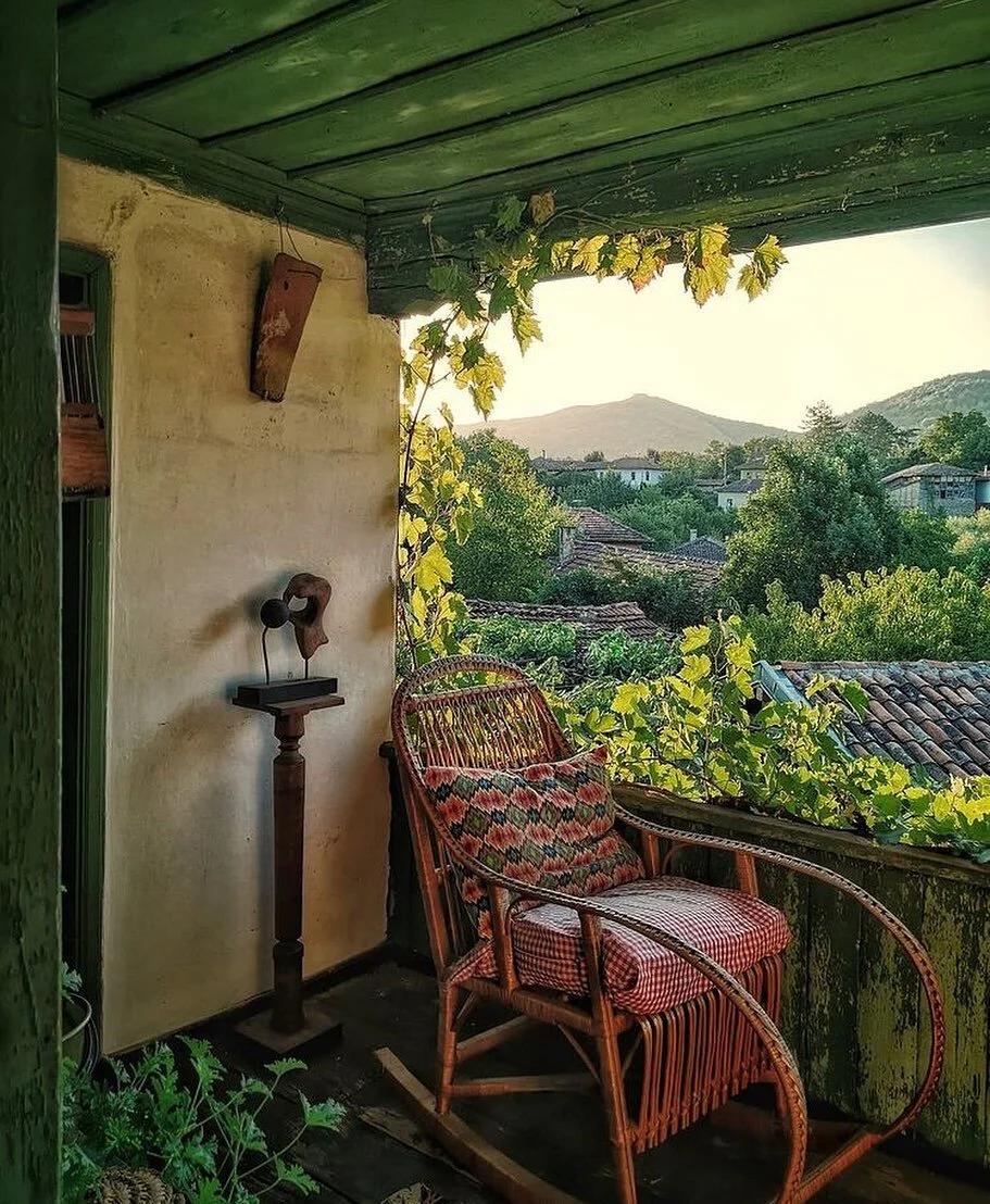 More escapism and a beautiful scene from Bulgaria 🇧🇬 thanks to @clinchpics